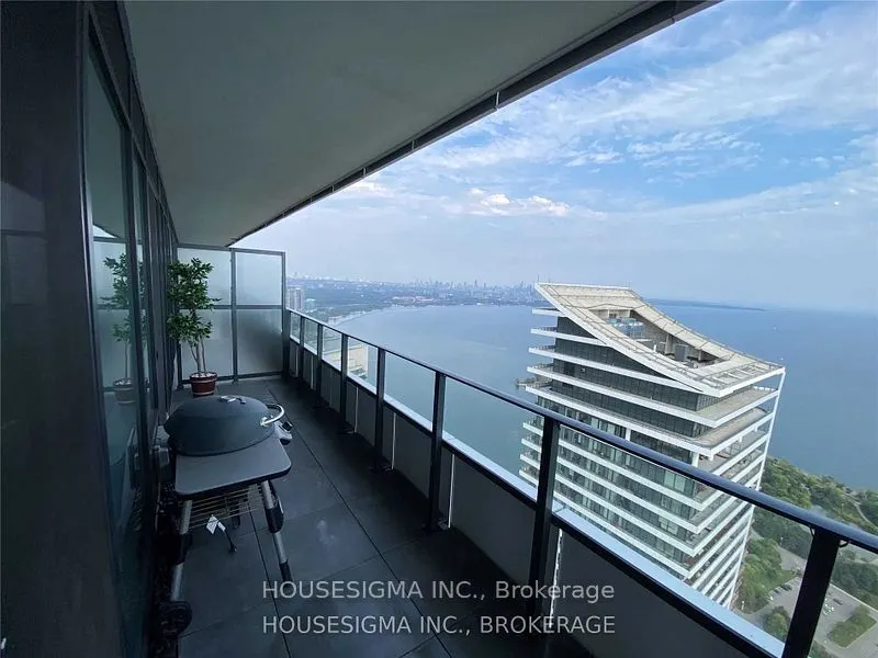 30 Shore Breeze Drive N, #5707