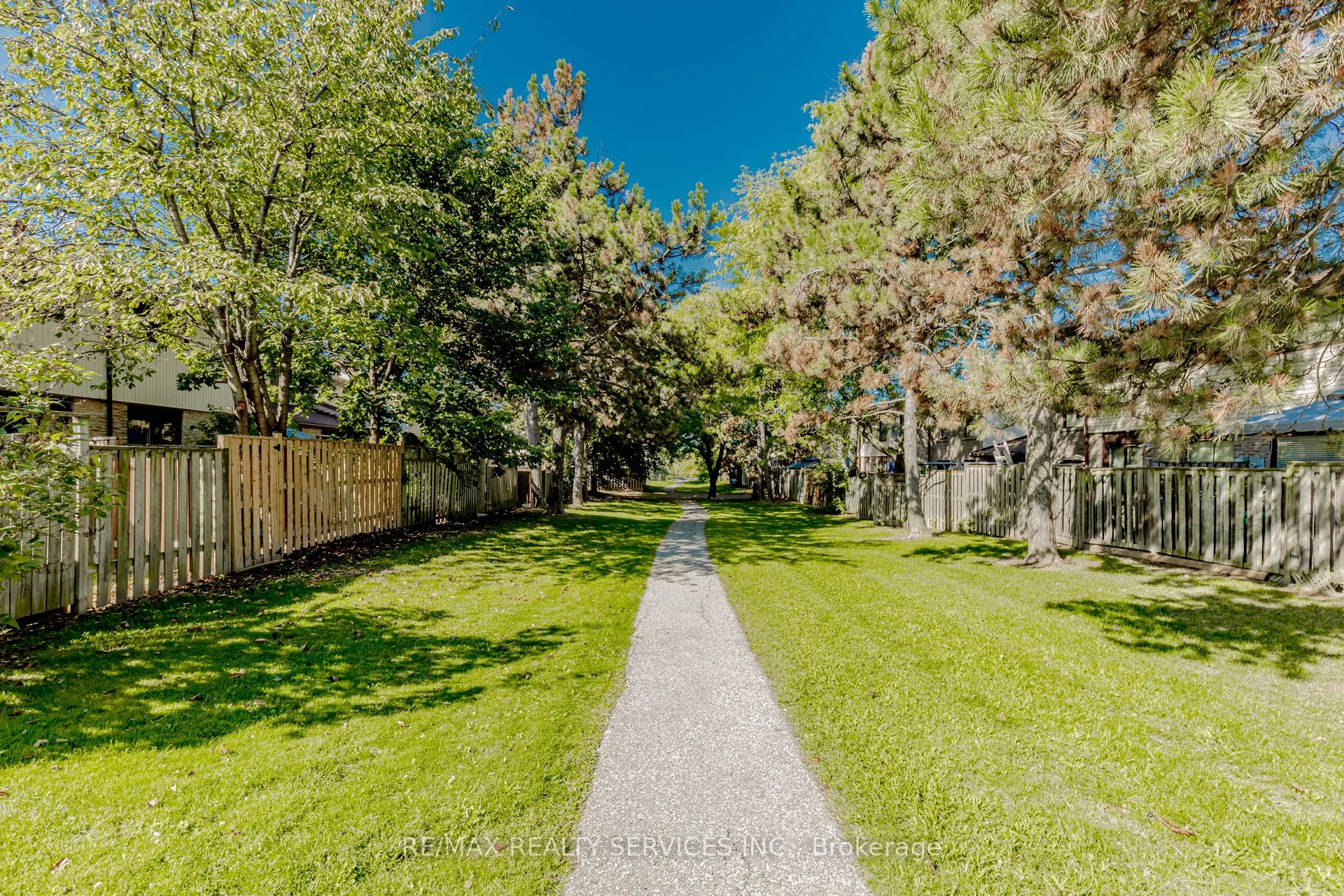 114 Foster Crescent, #114