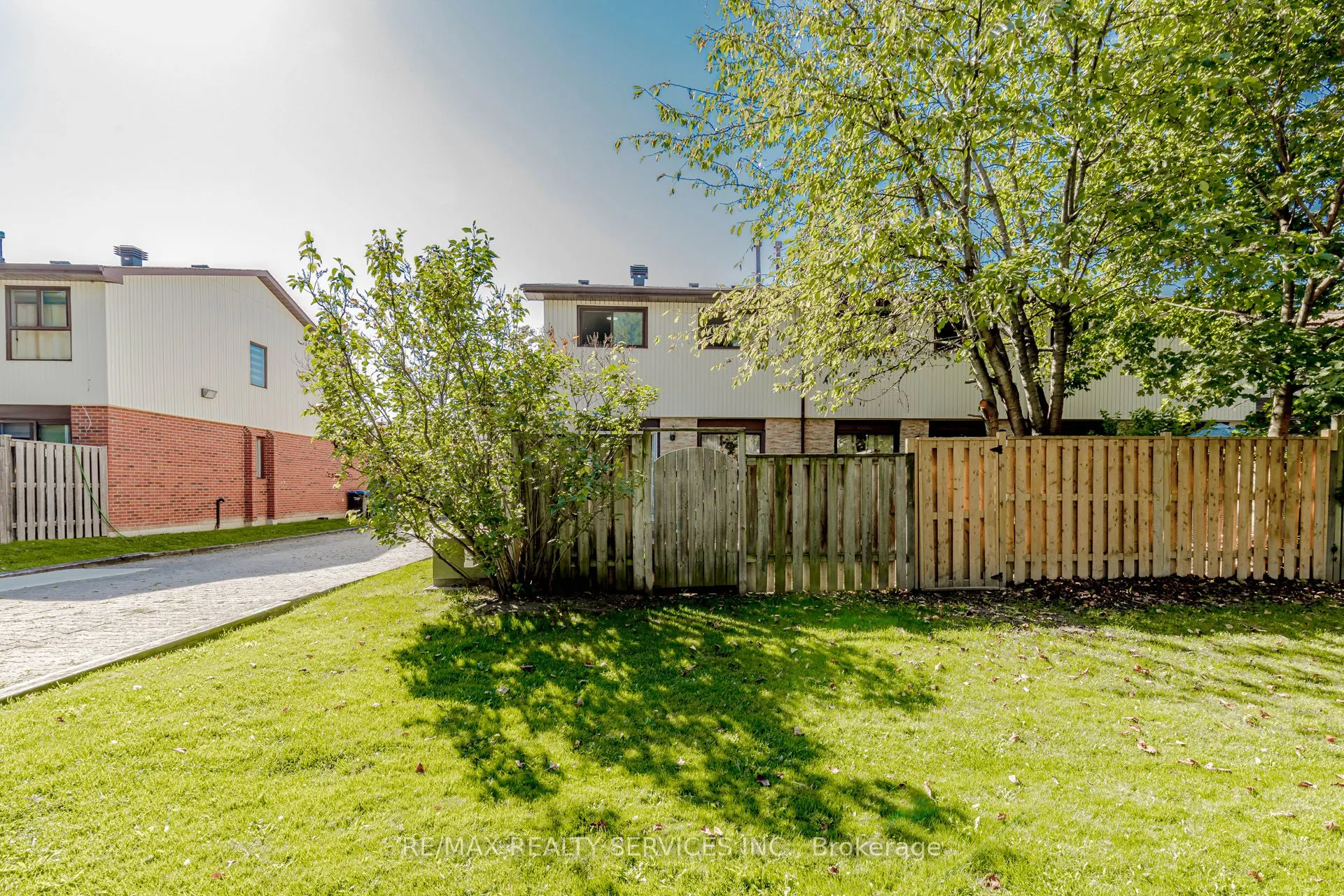114 Foster Crescent, #114