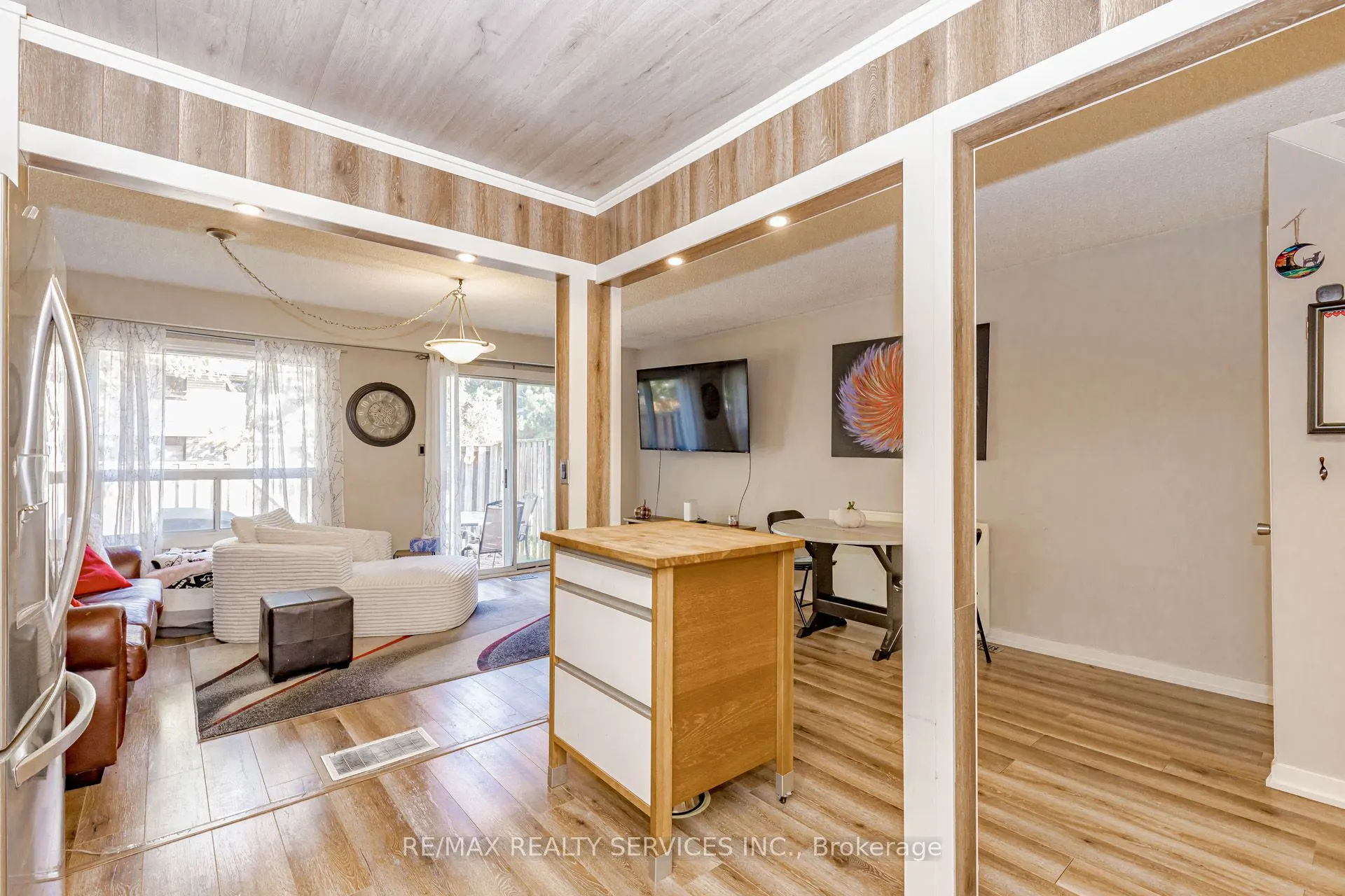 114 Foster Crescent, #114