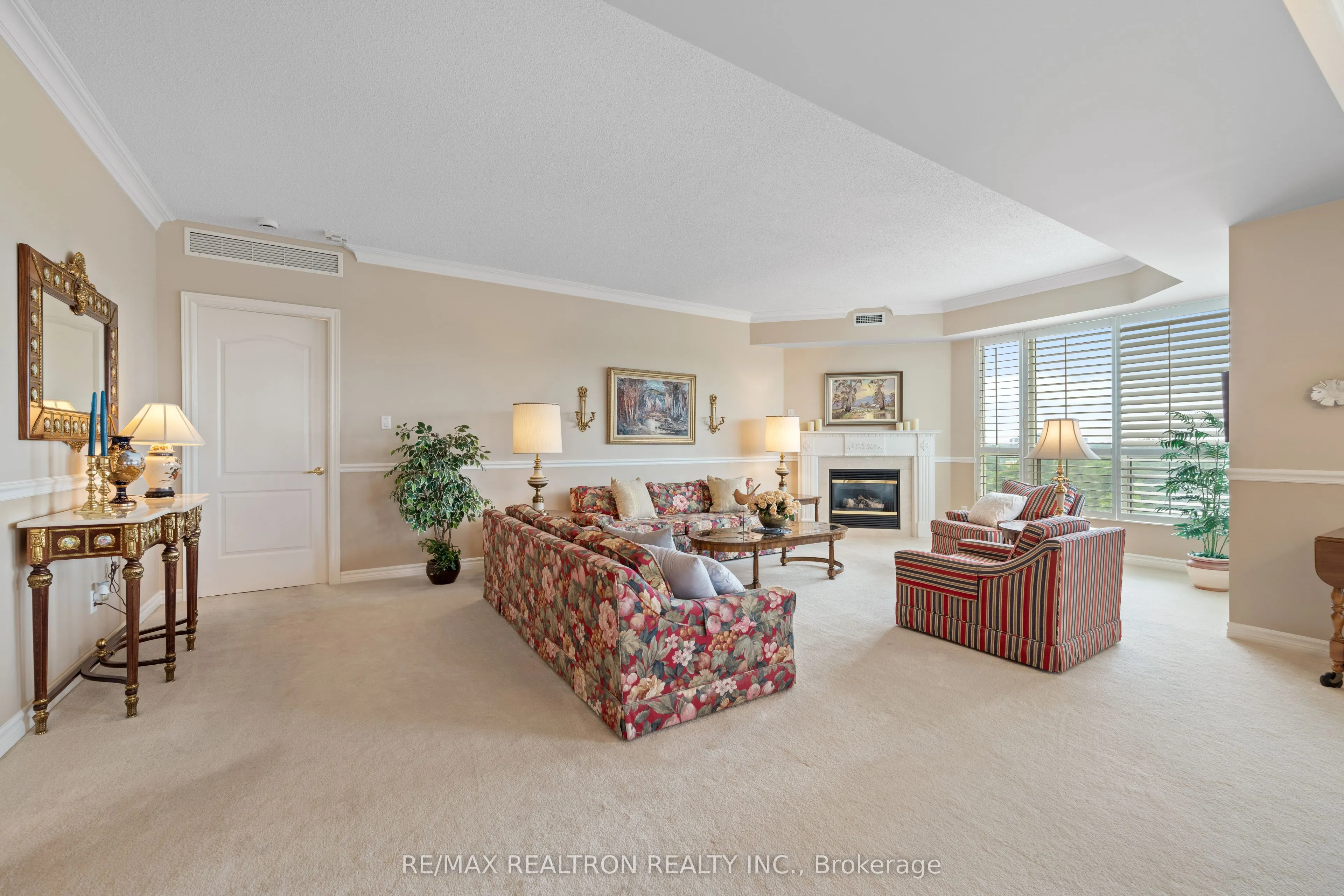 1900 The Collegeway, #1105