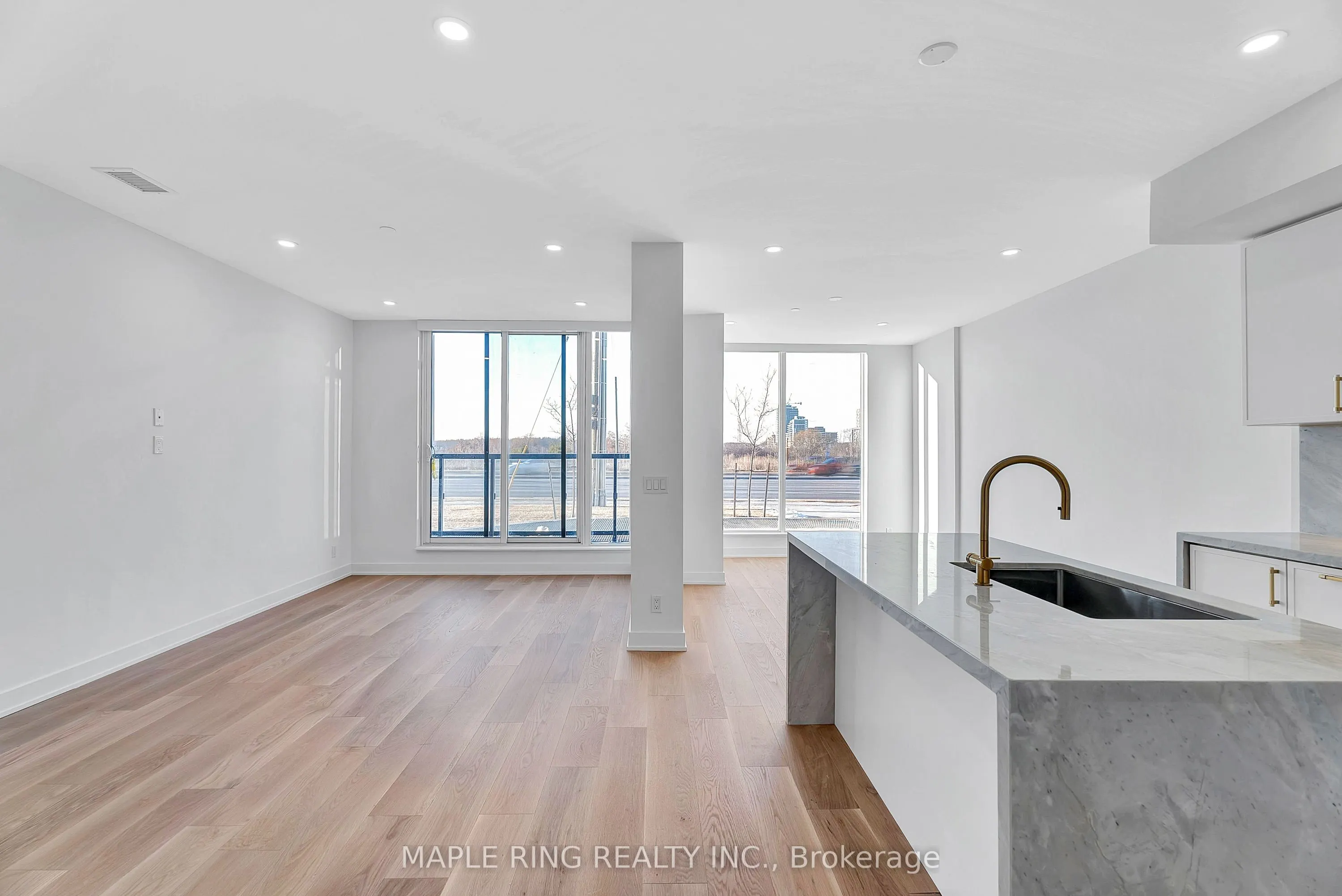 2489 Taunton Road, #101