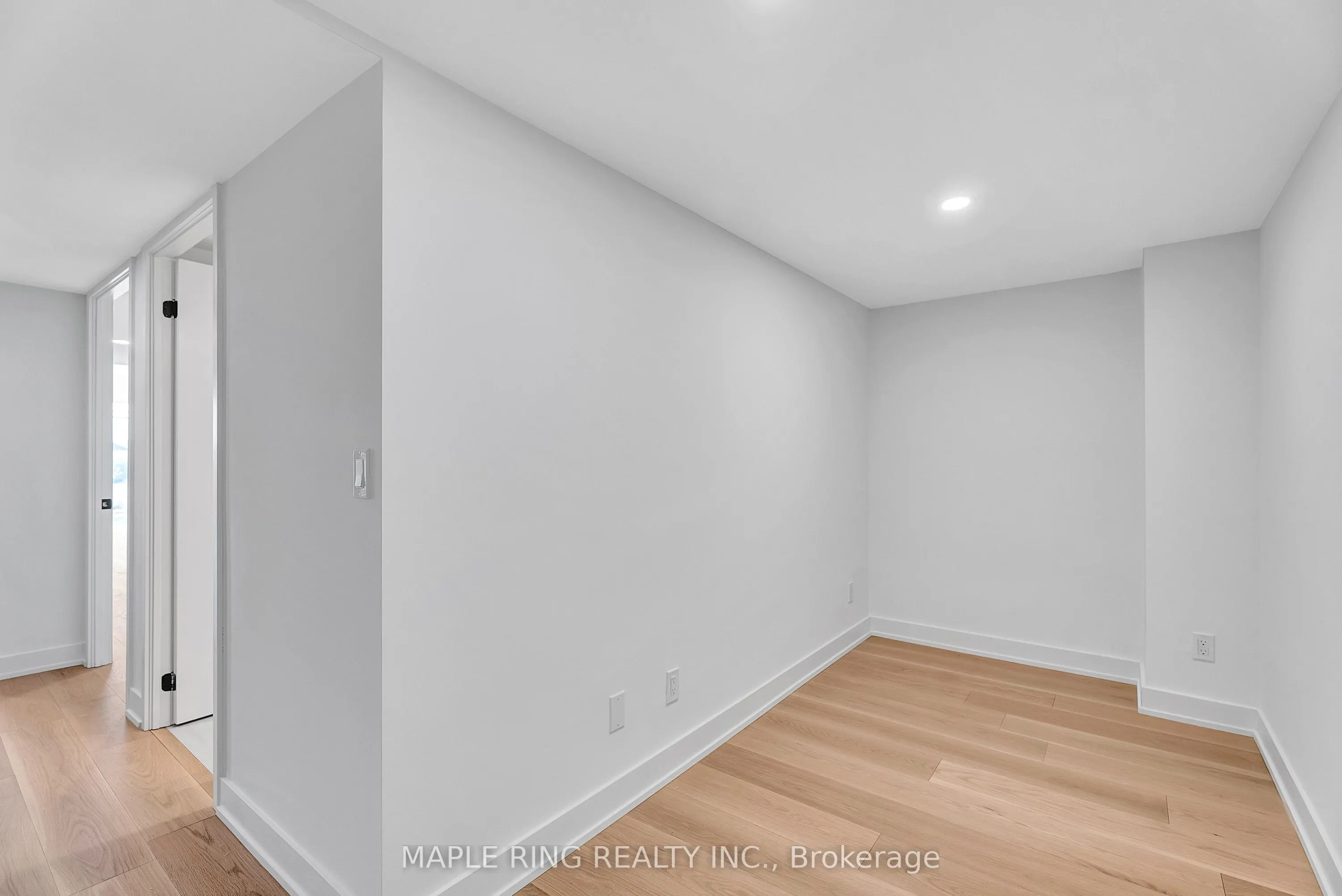 2489 Taunton Road, #101