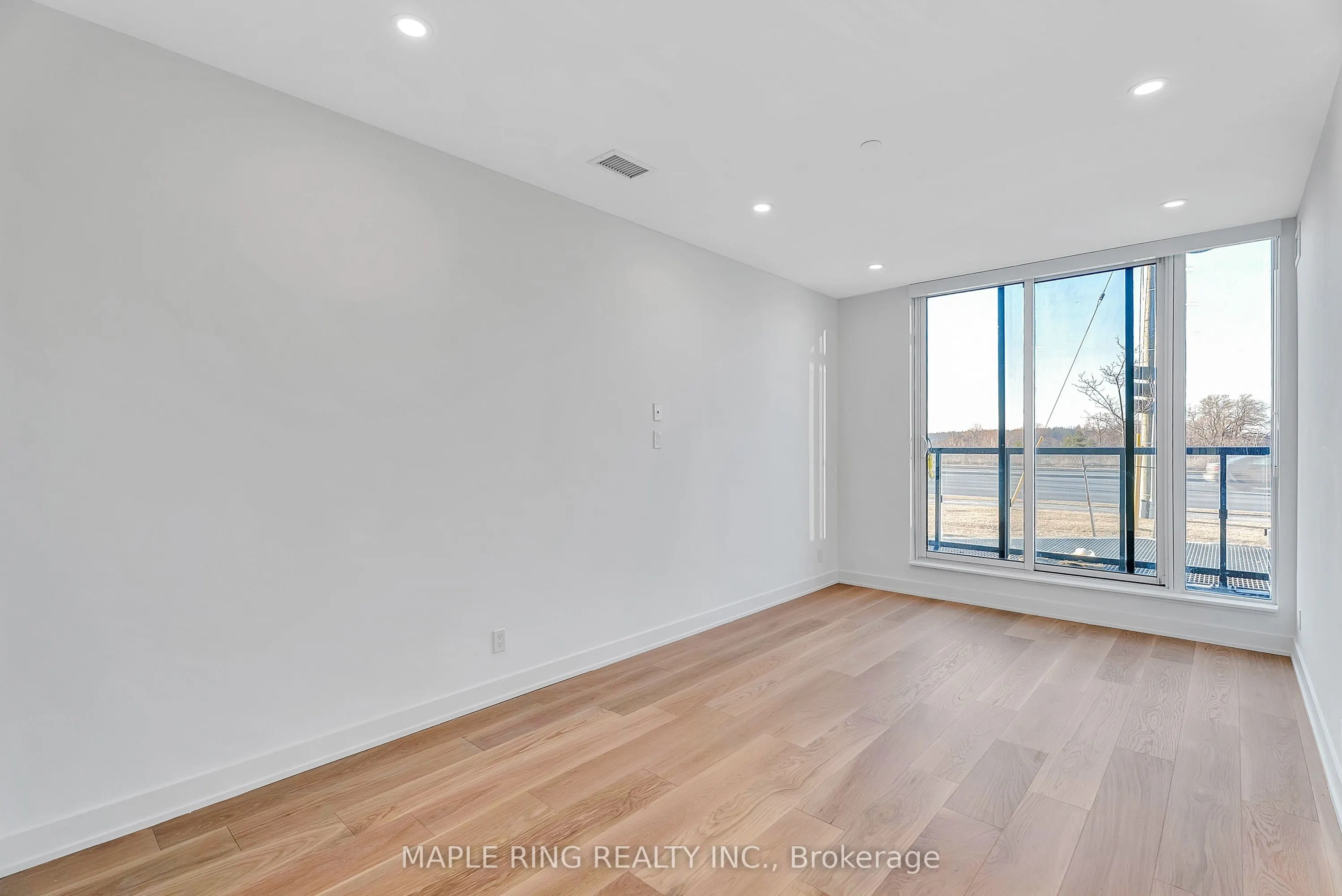 2489 Taunton Road, #101