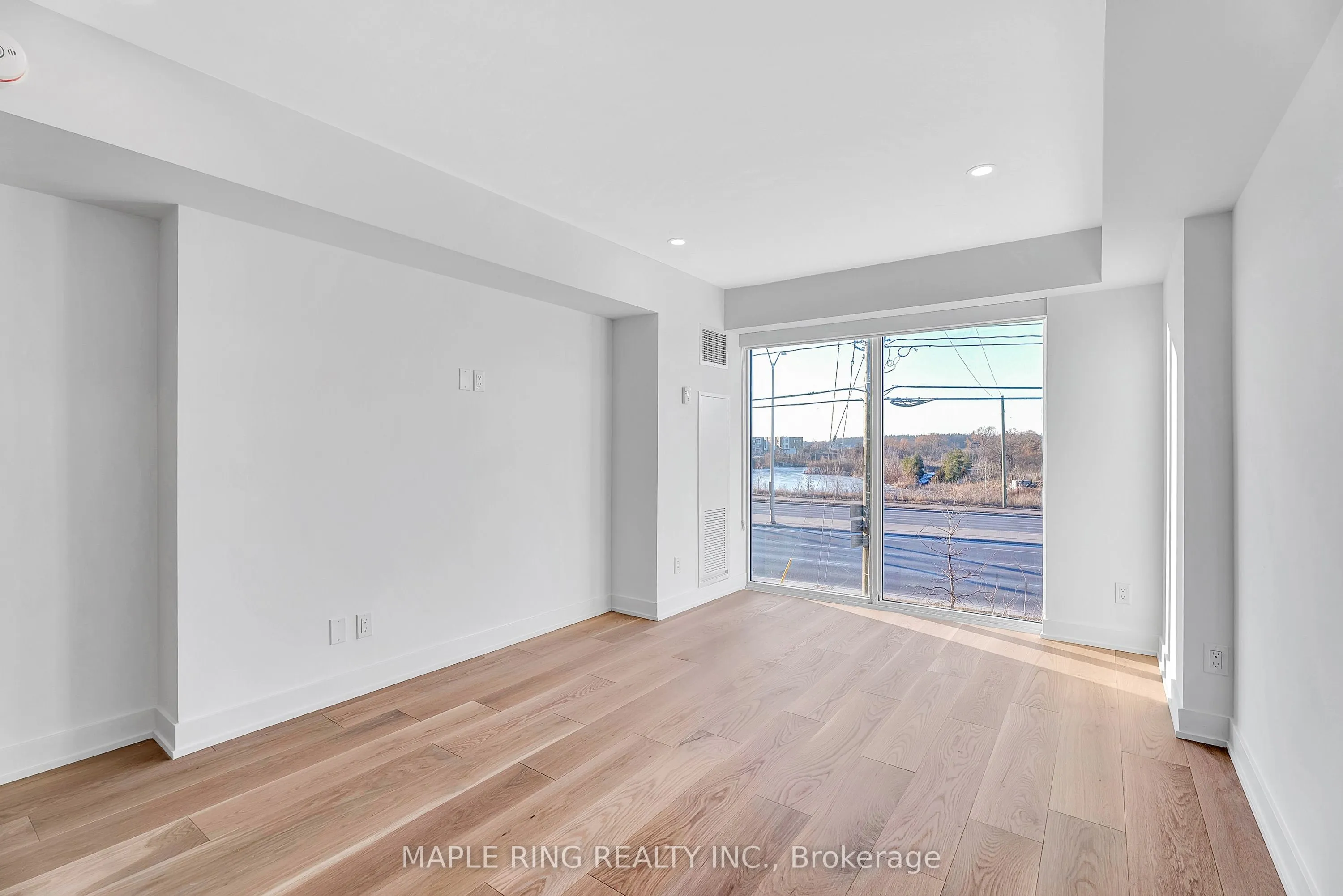 2489 Taunton Road, #101