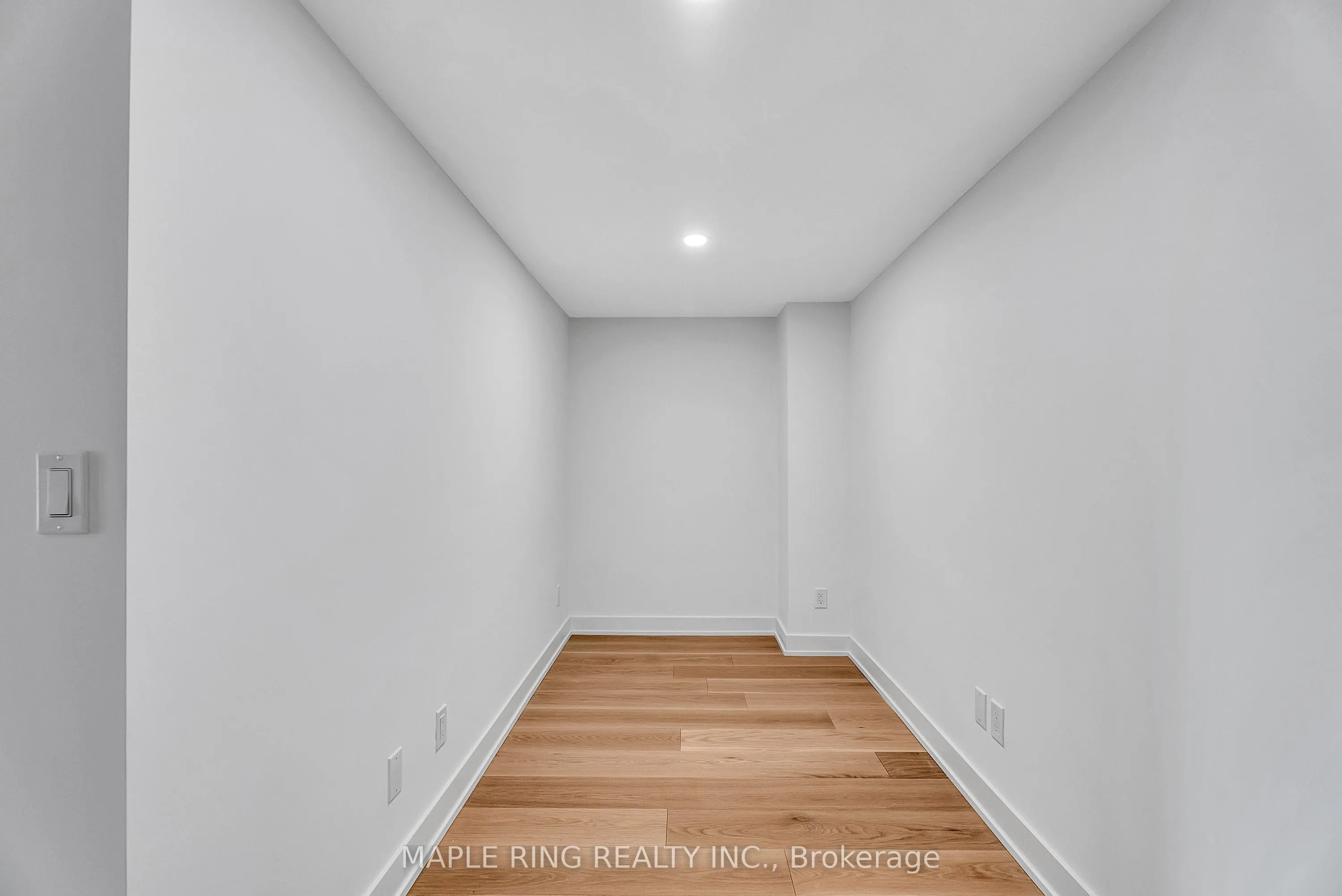 2489 Taunton Road, #101