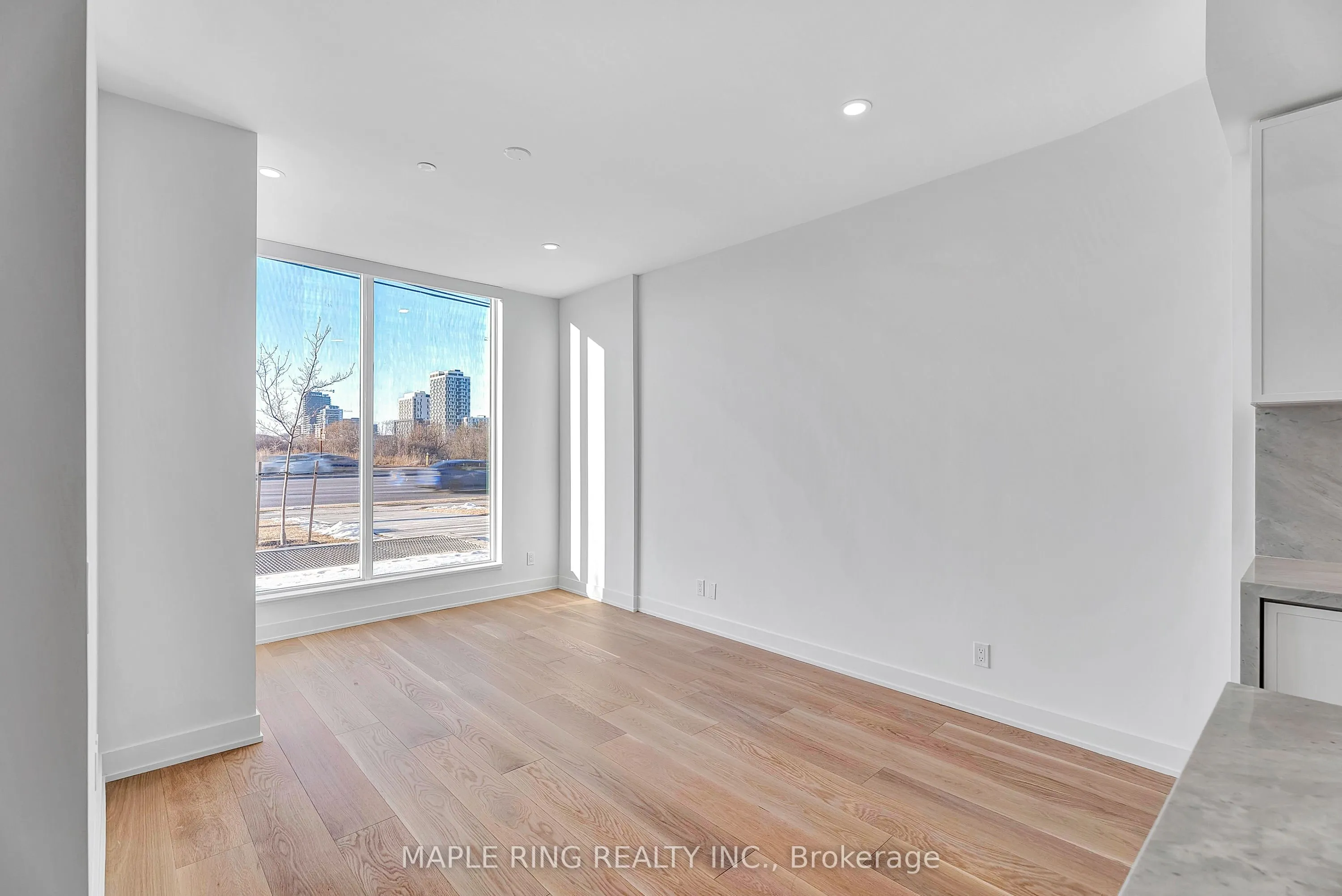 2489 Taunton Road, #101