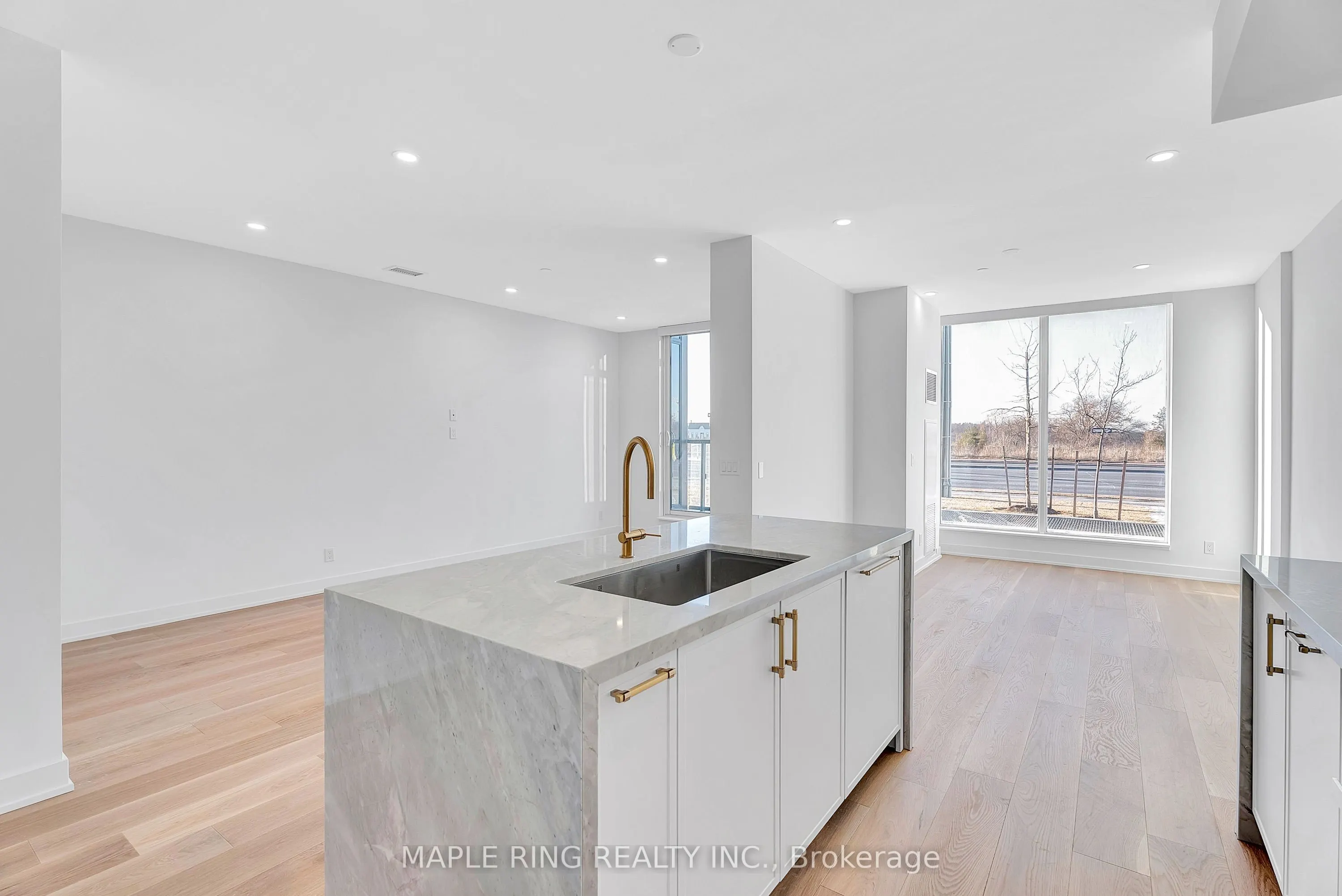 2489 Taunton Road, #101