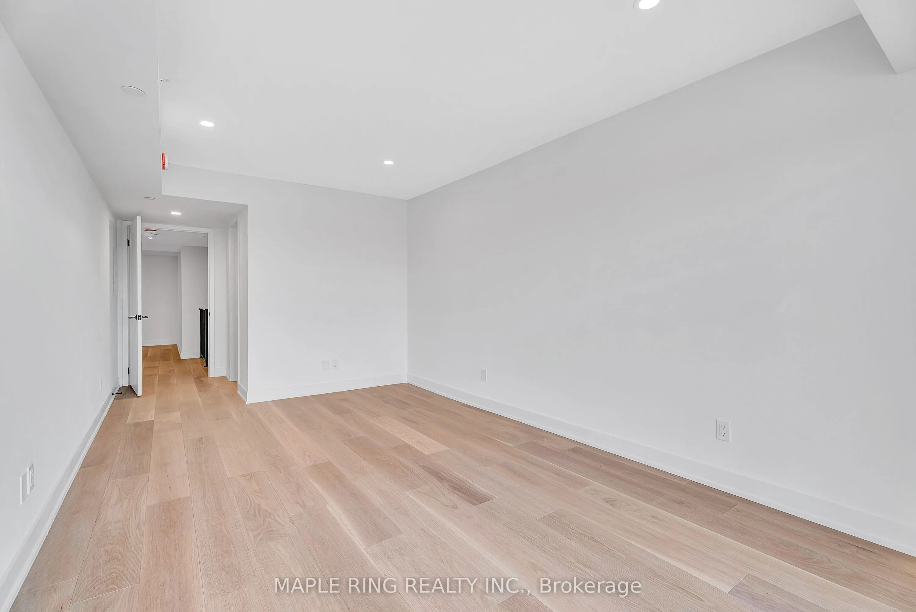 2489 Taunton Road, #101