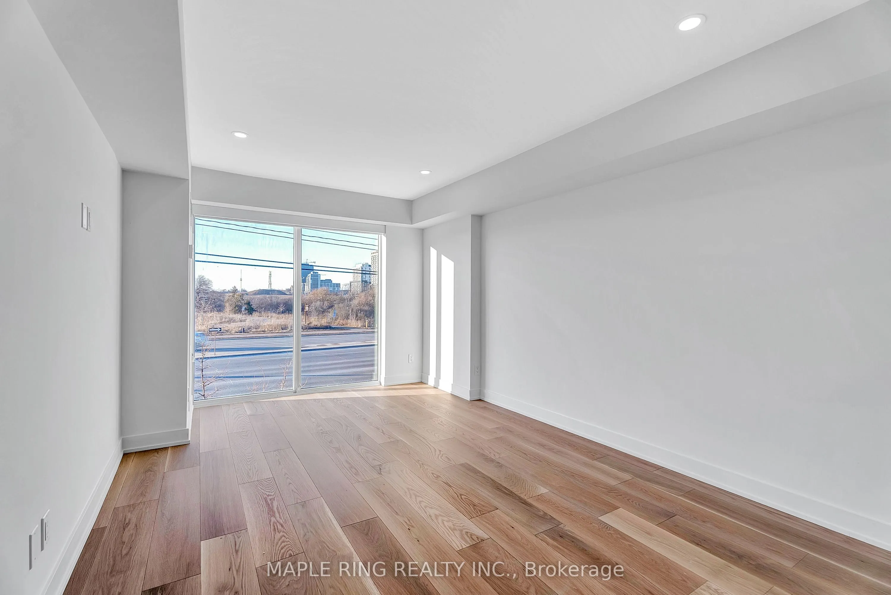 2489 Taunton Road, #101