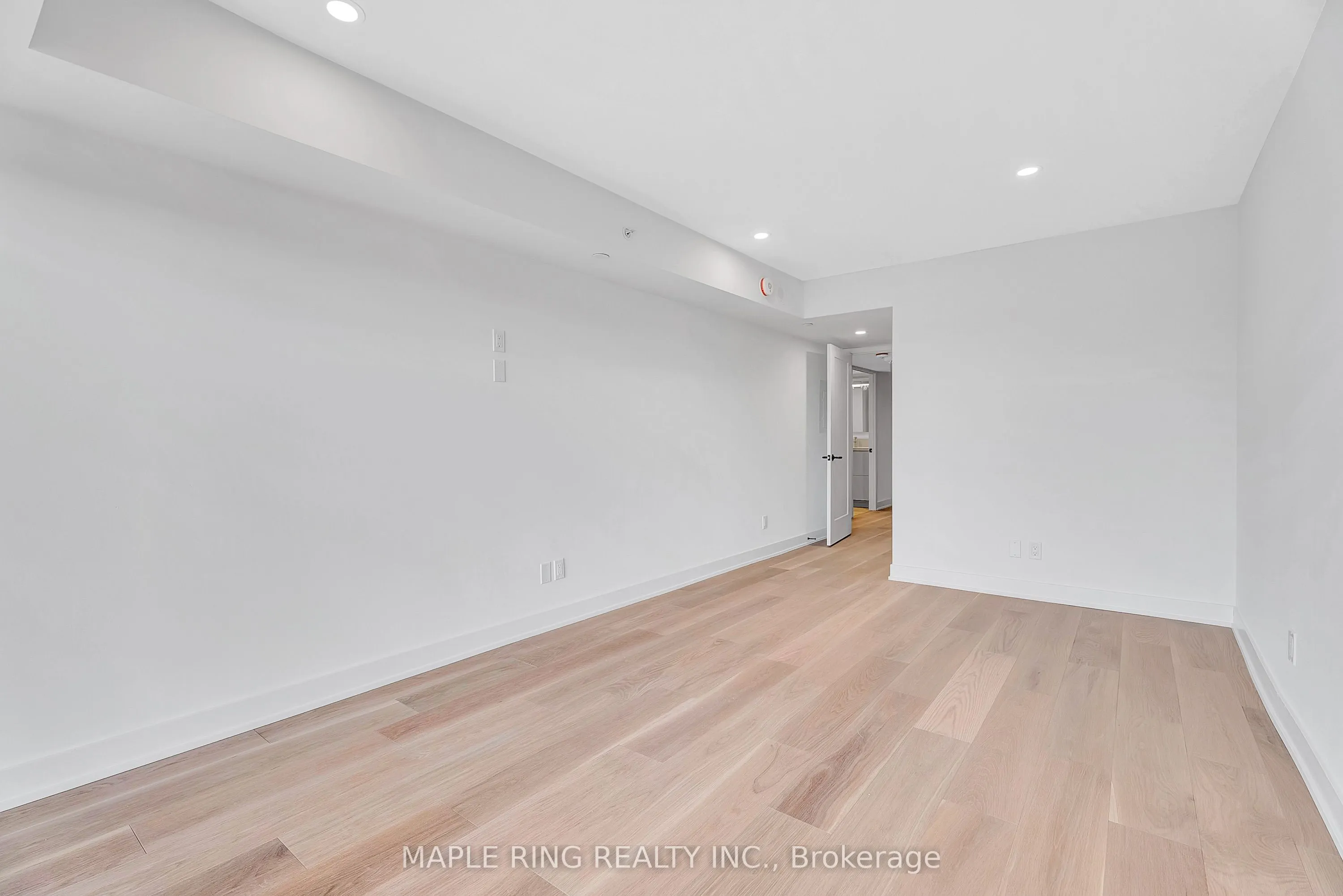 2489 Taunton Road, #101
