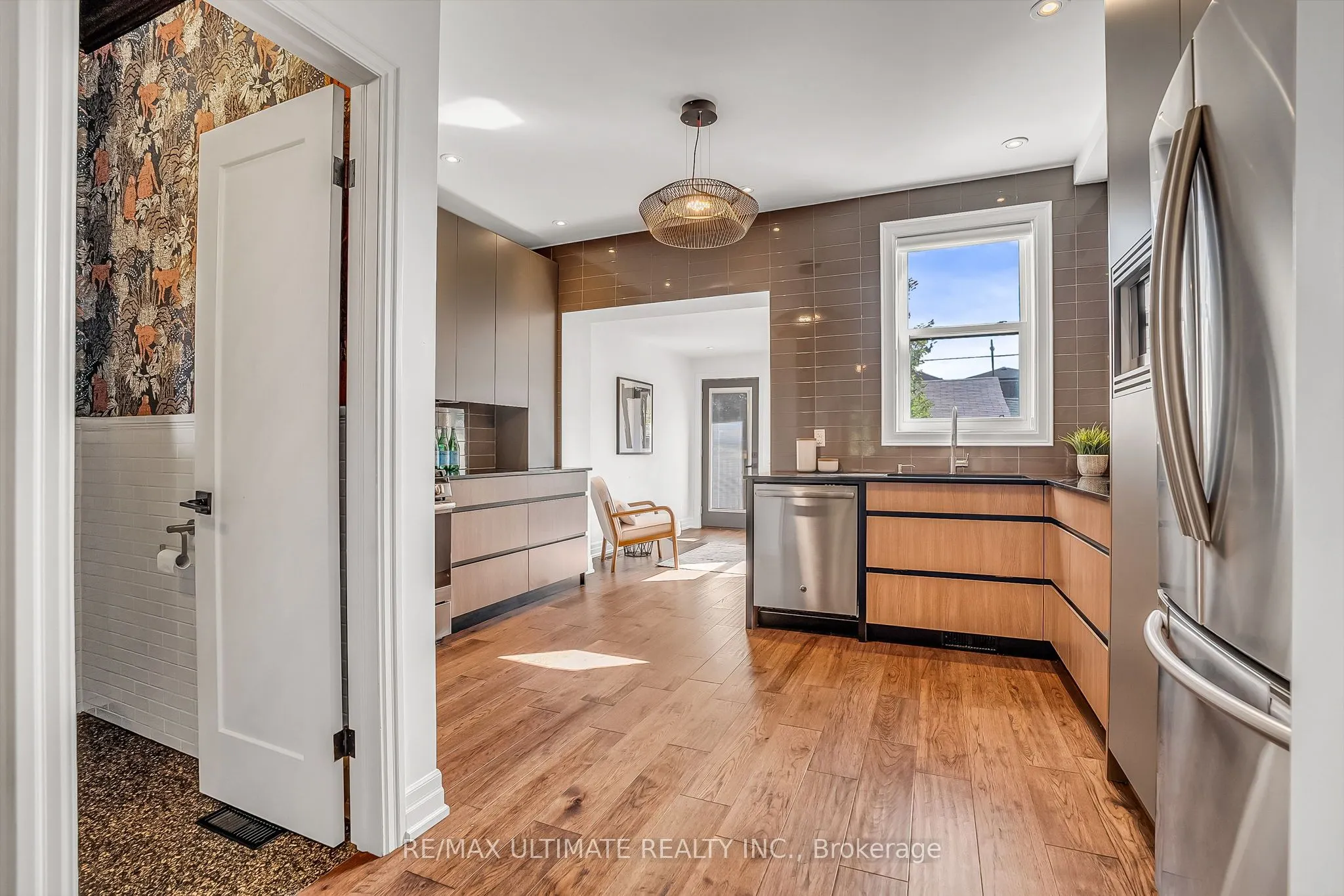 963 Lansdowne Avenue, #Main