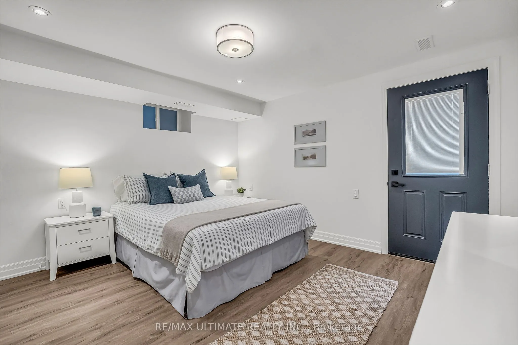 963 Lansdowne Avenue, #Main