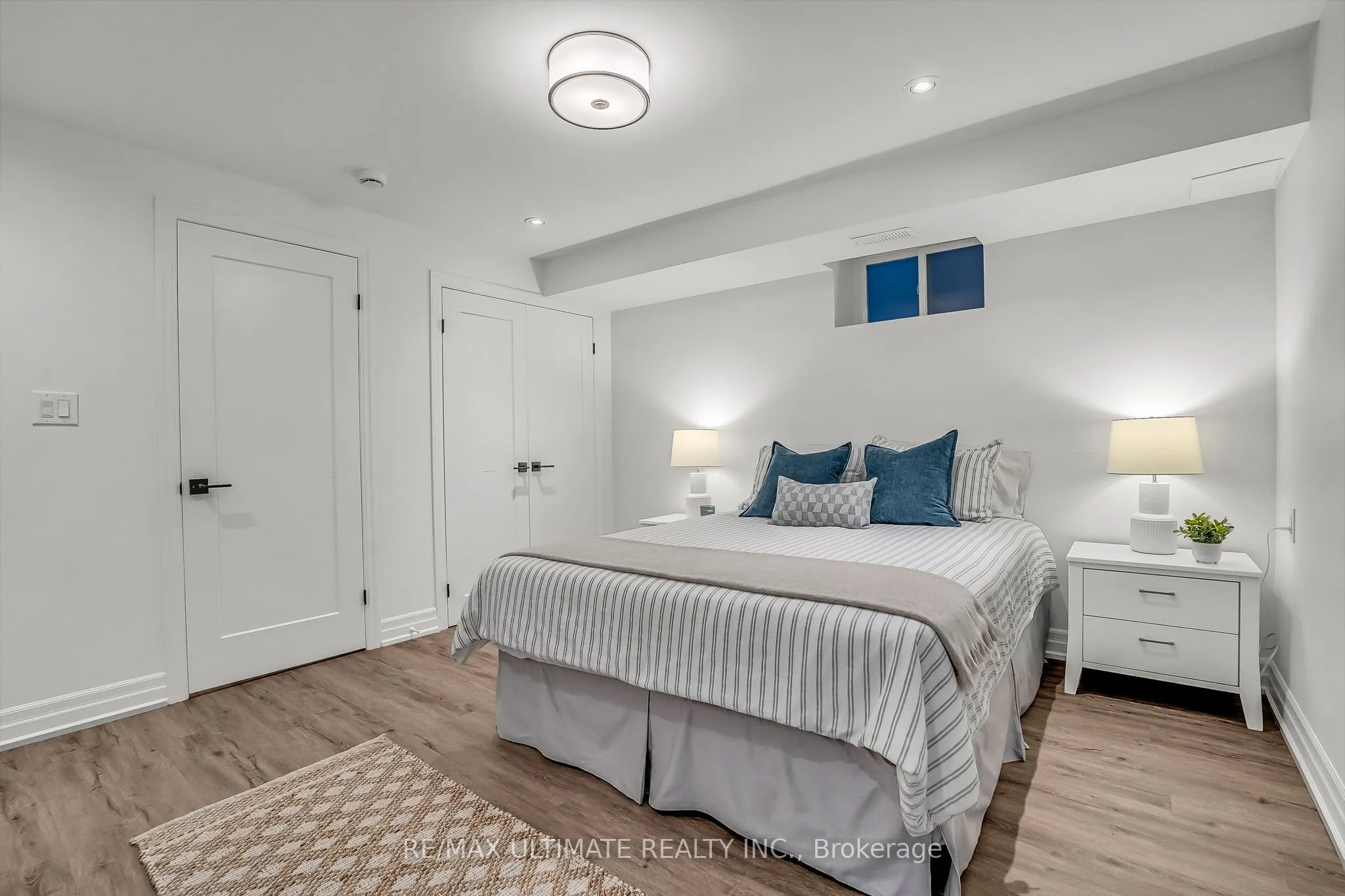 963 Lansdowne Avenue, #Main
