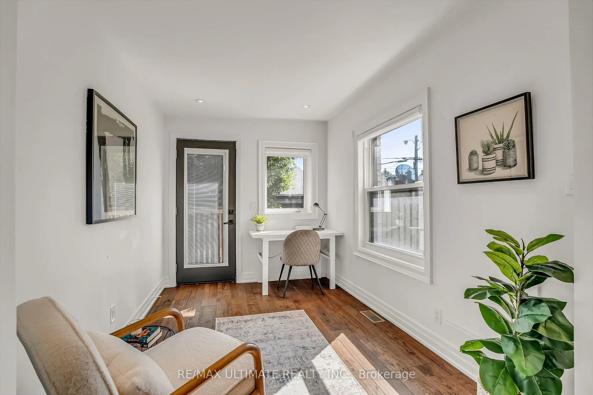 963 Lansdowne Avenue, #Main