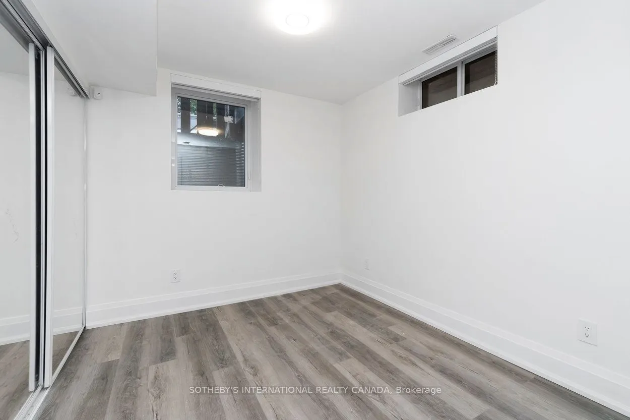44 Larkin Avenue E, #Lower