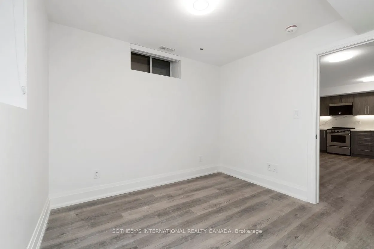44 Larkin Avenue E, #Lower