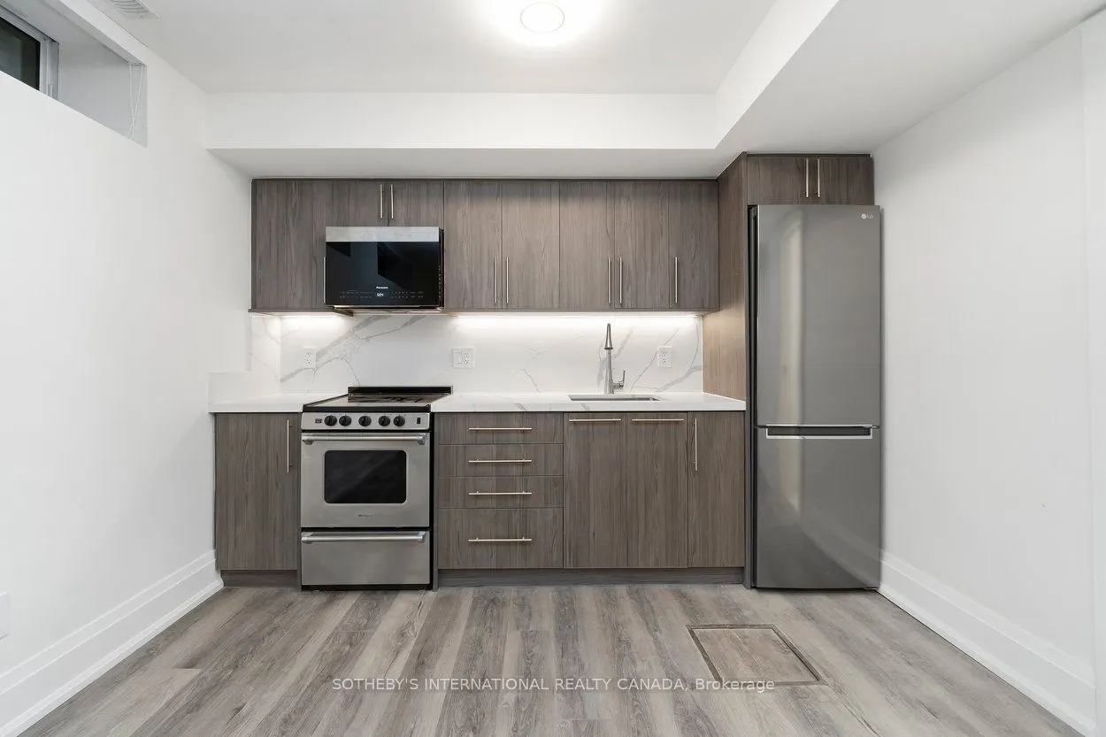 44 Larkin Avenue E, #Lower