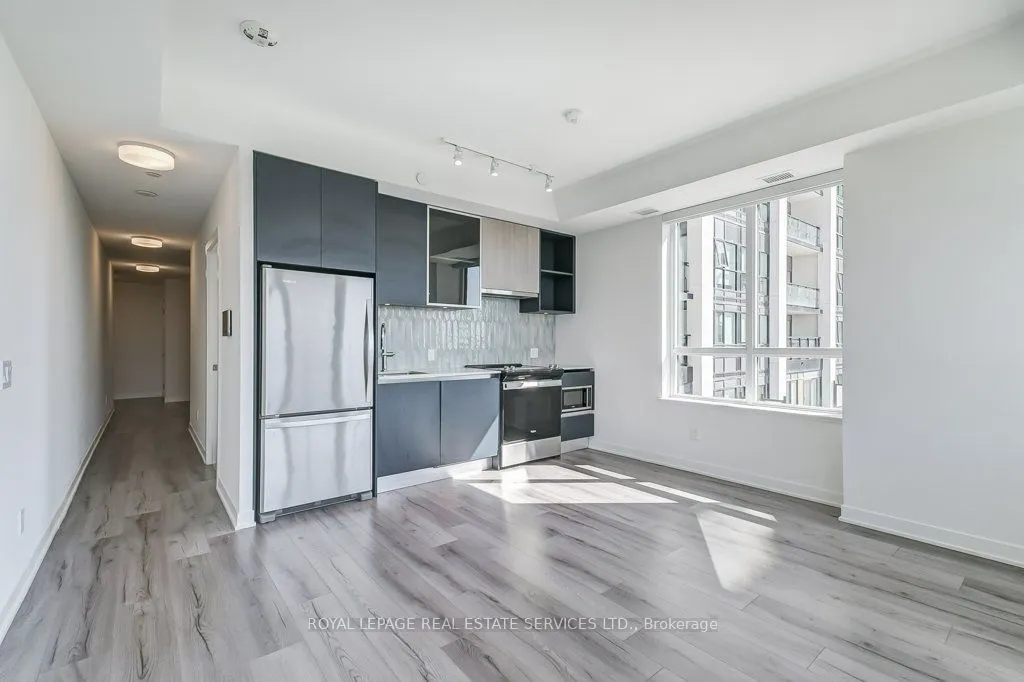 405 Dundas Street W, #408