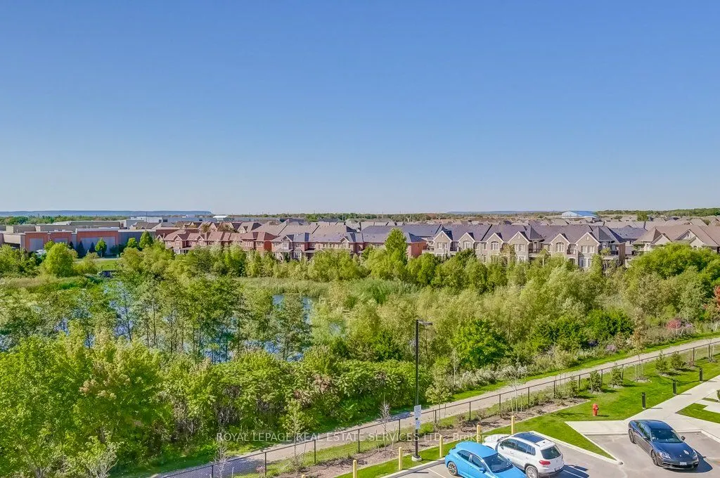 405 Dundas Street W, #408