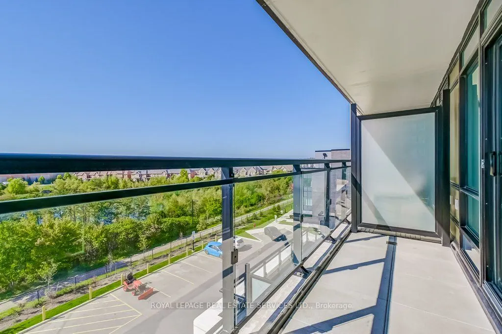 405 Dundas Street W, #408