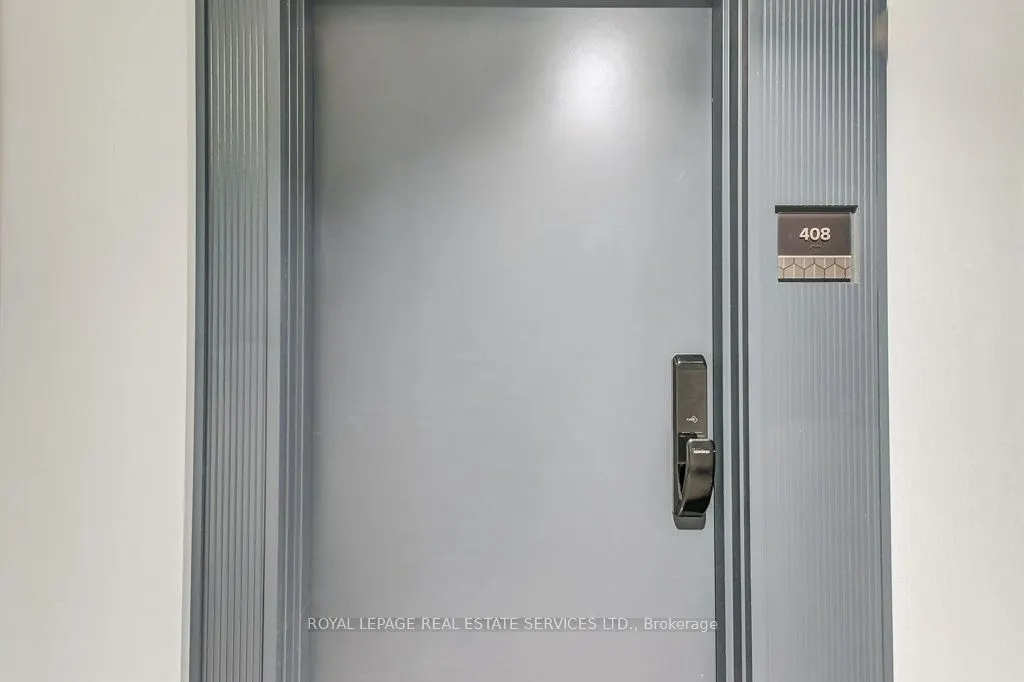 405 Dundas Street W, #408