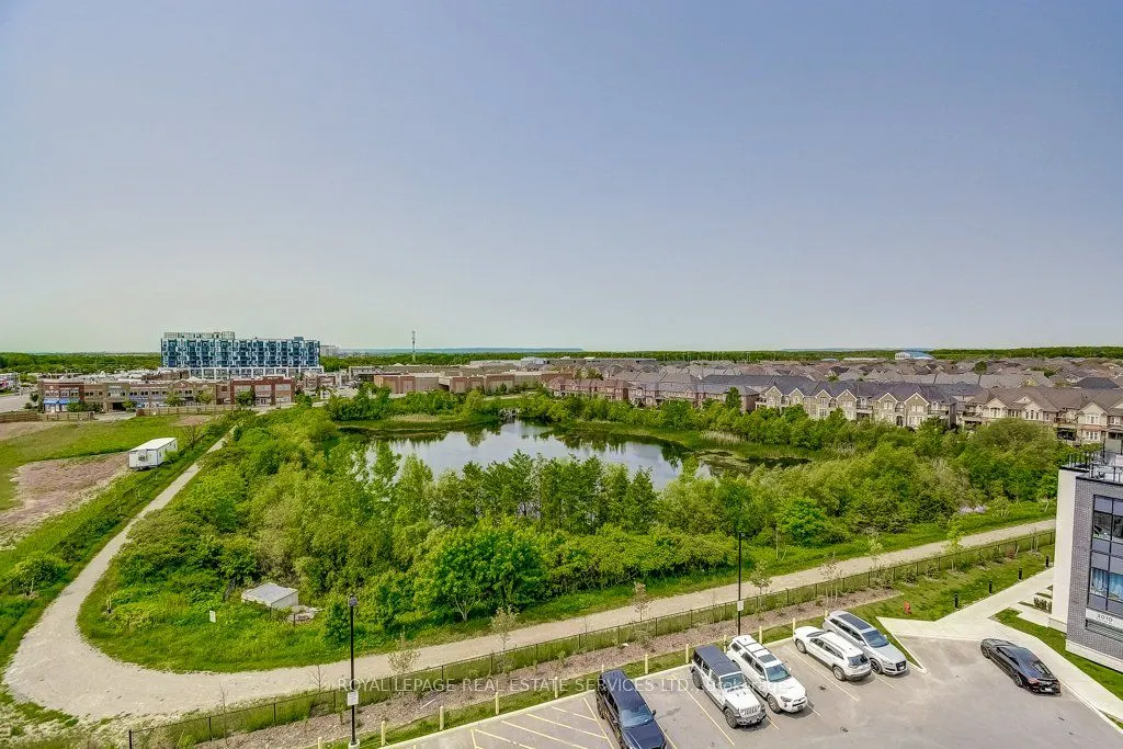 405 Dundas Street W, #408