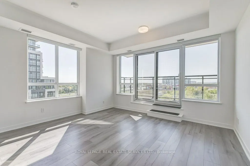 405 Dundas Street W, #408