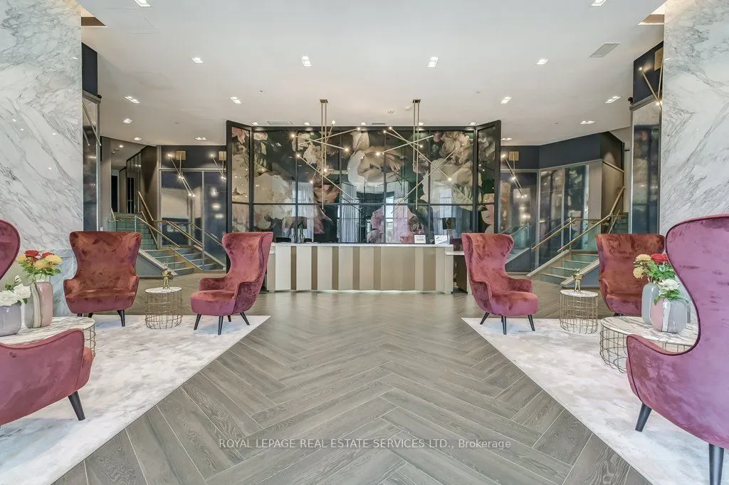 405 Dundas Street W, #408