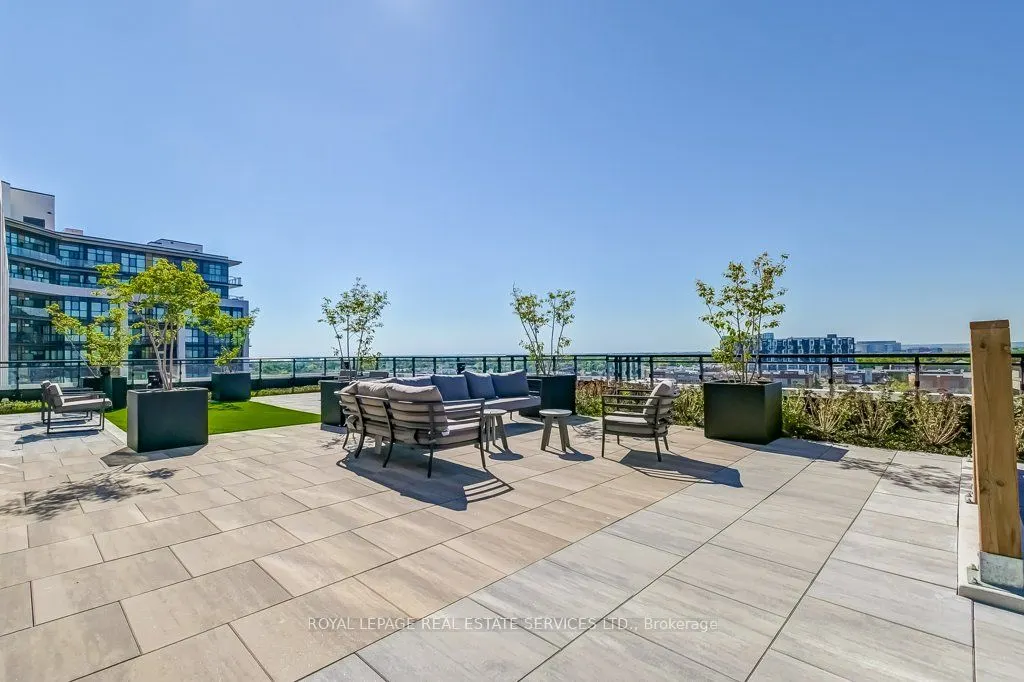405 Dundas Street W, #408