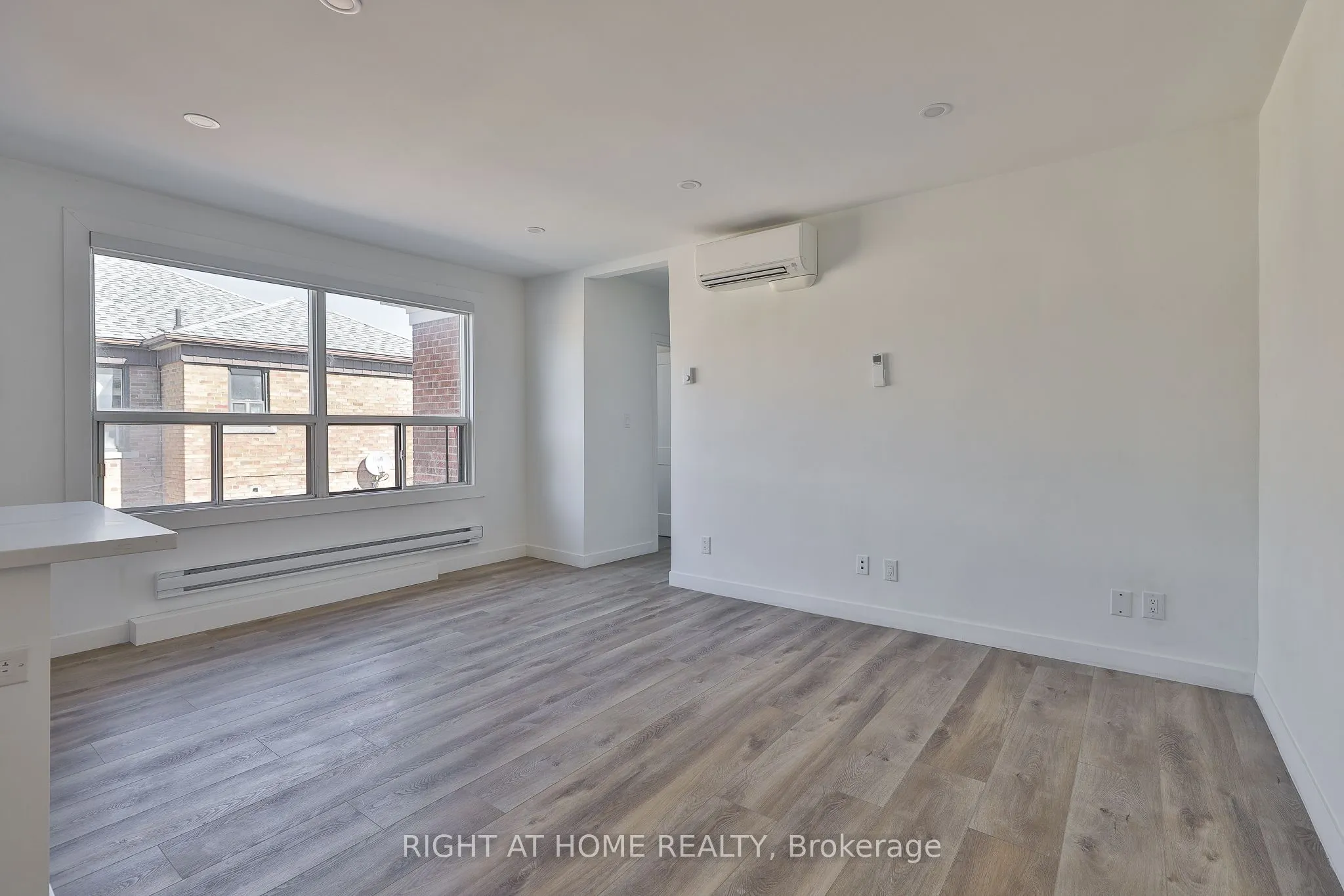 2841 Keele Street, #8