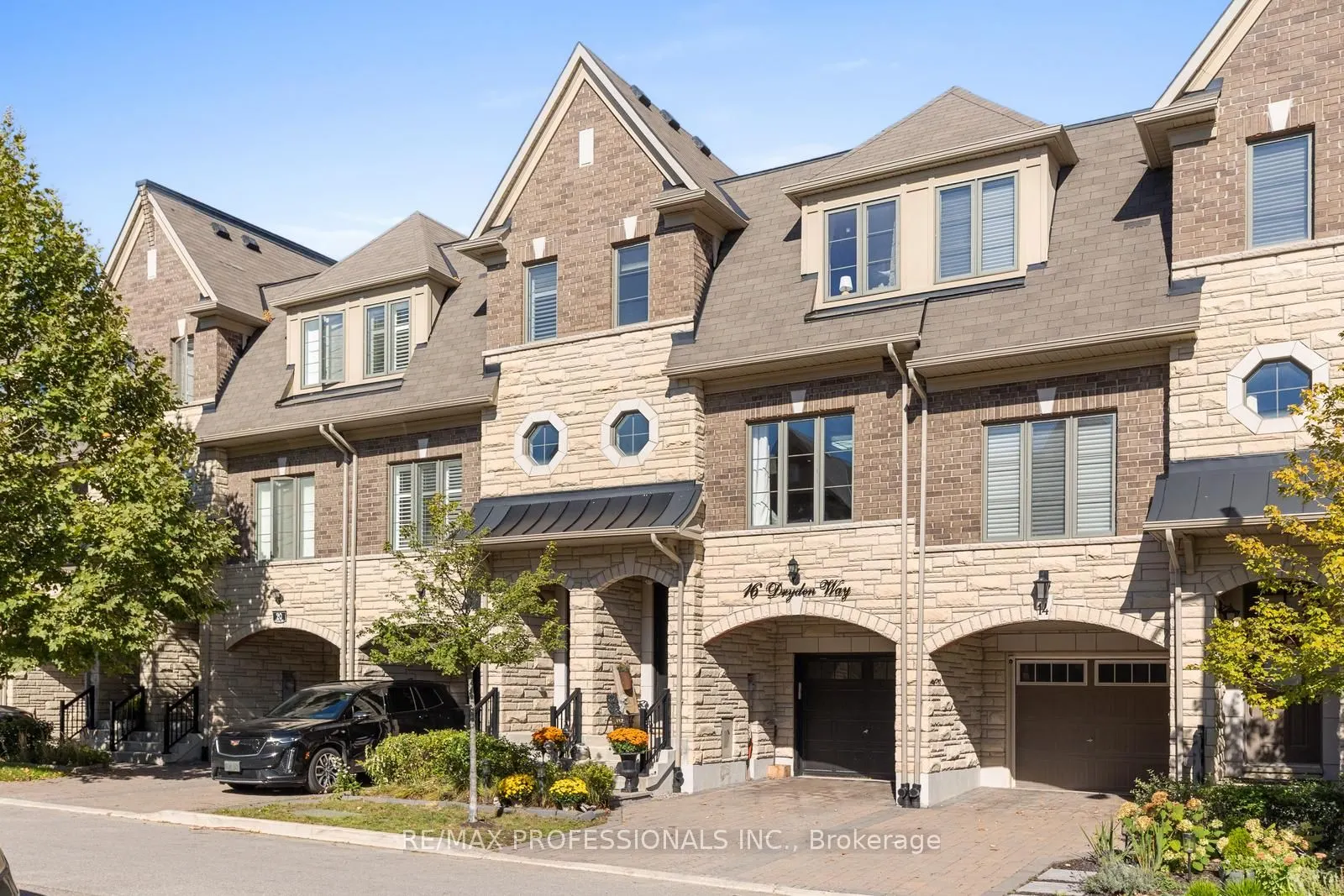 16 Dryden Way