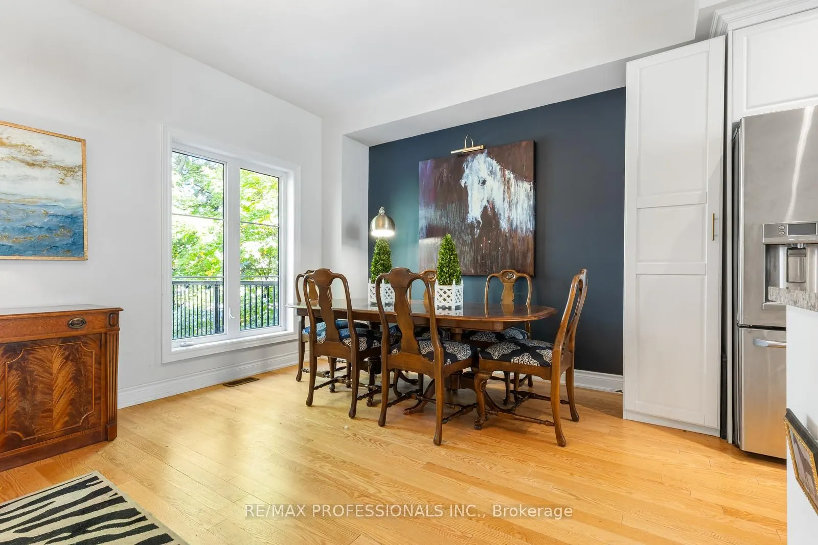 16 Dryden Way