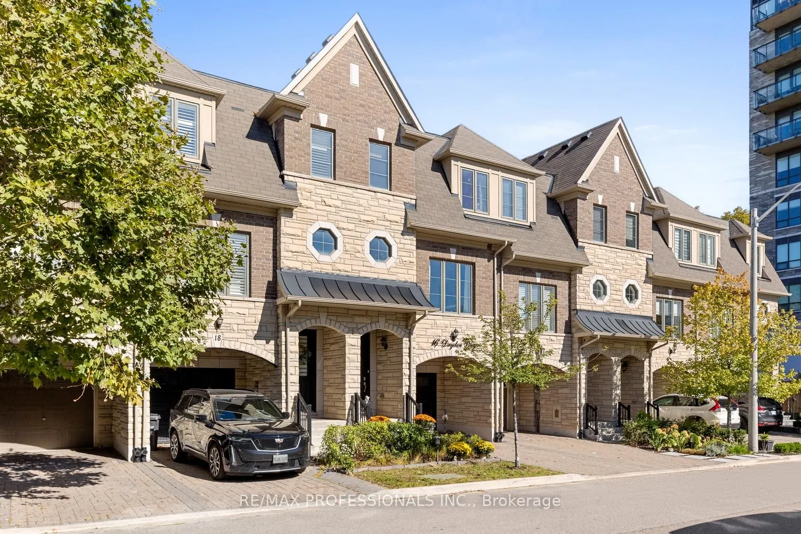 16 Dryden Way