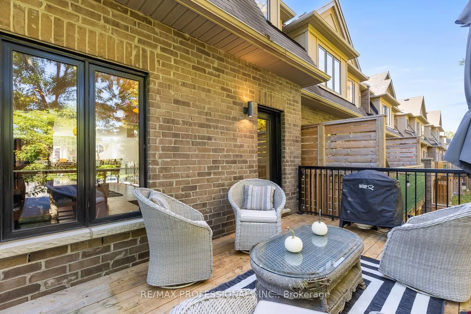 16 Dryden Way