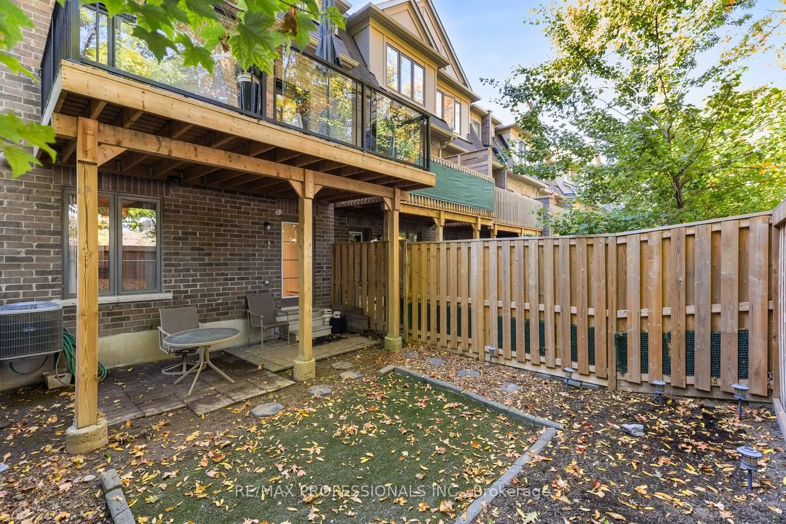 16 Dryden Way