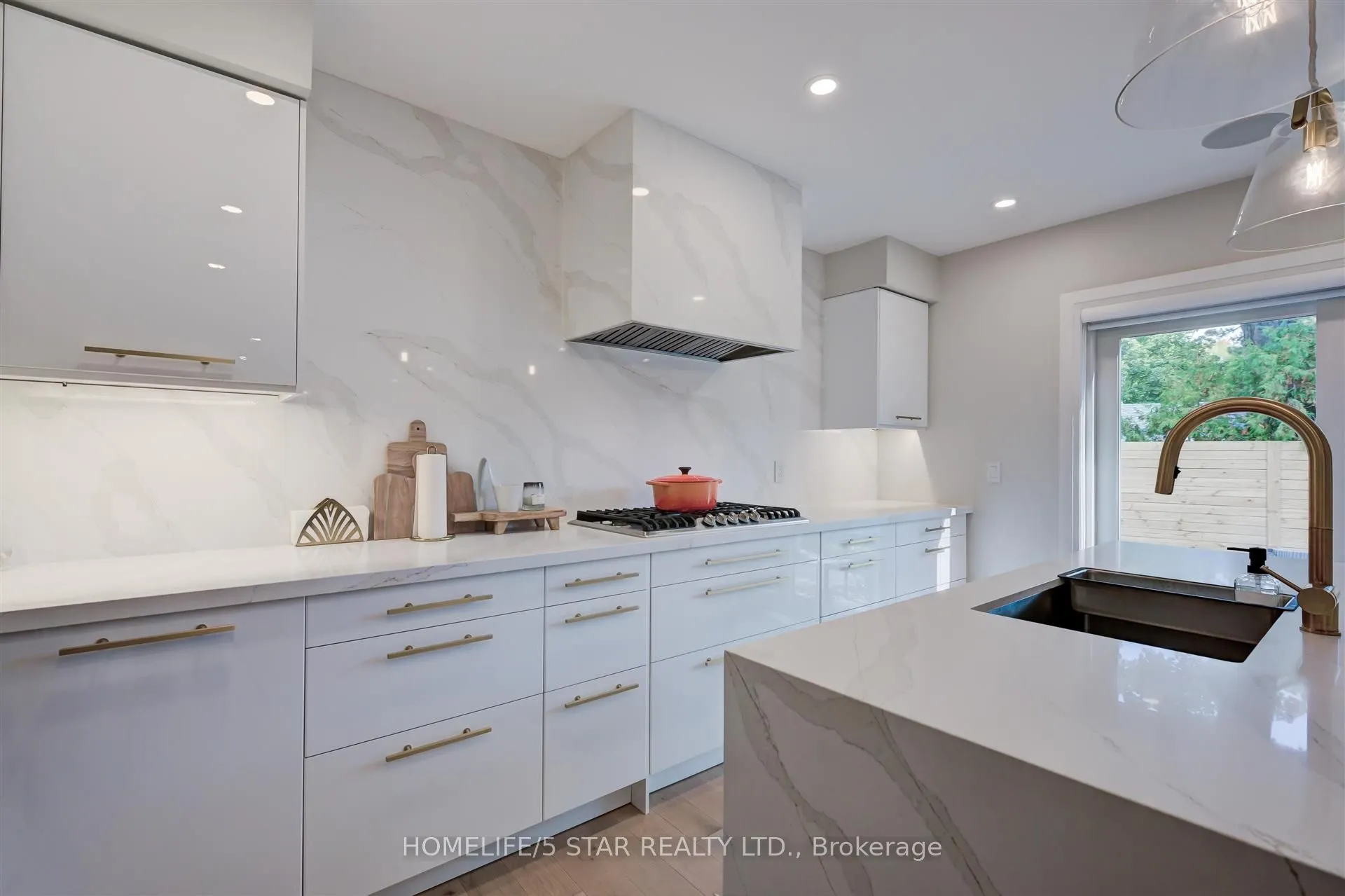 7 Kingsborough Crescent