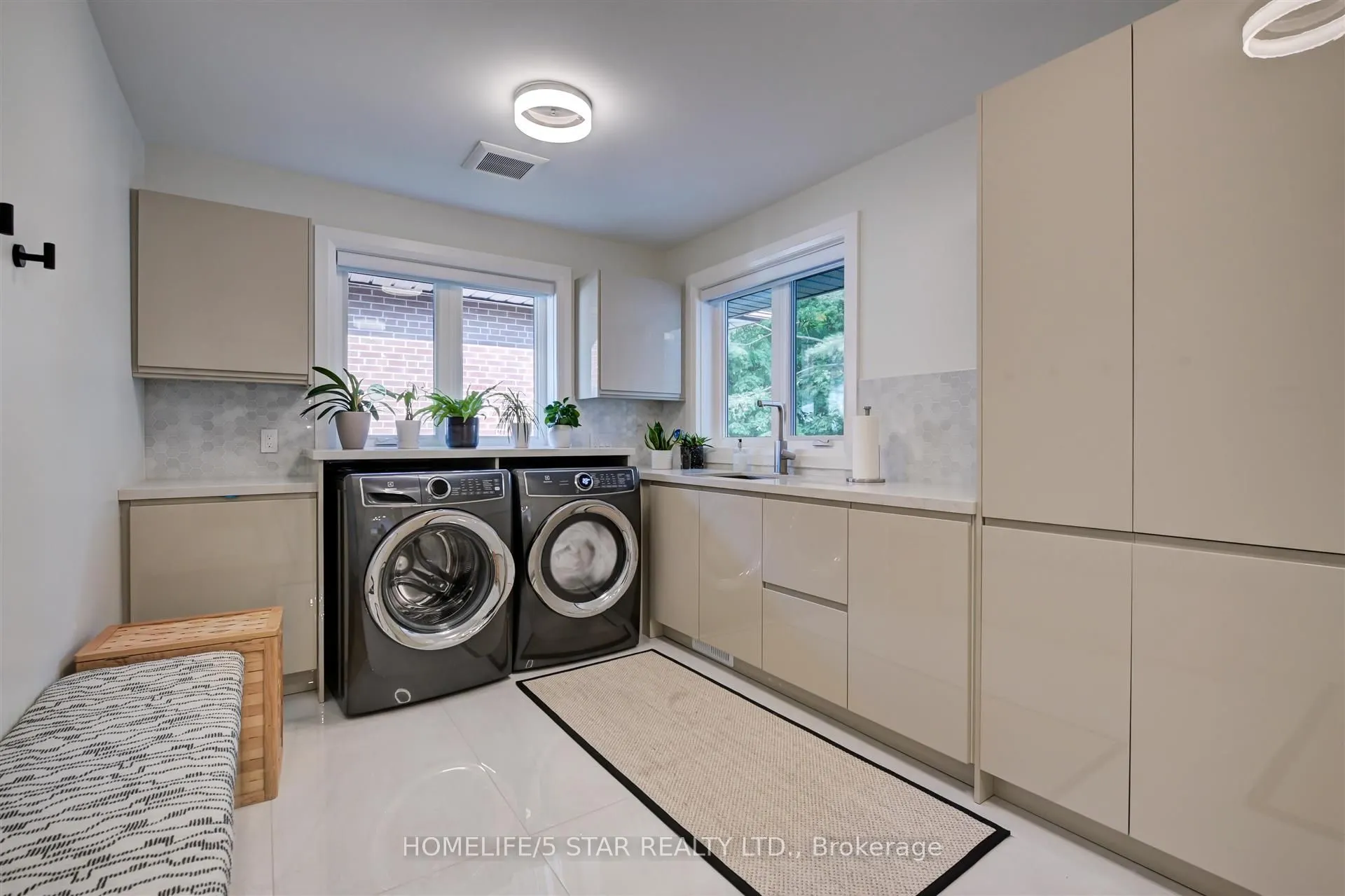 7 Kingsborough Crescent