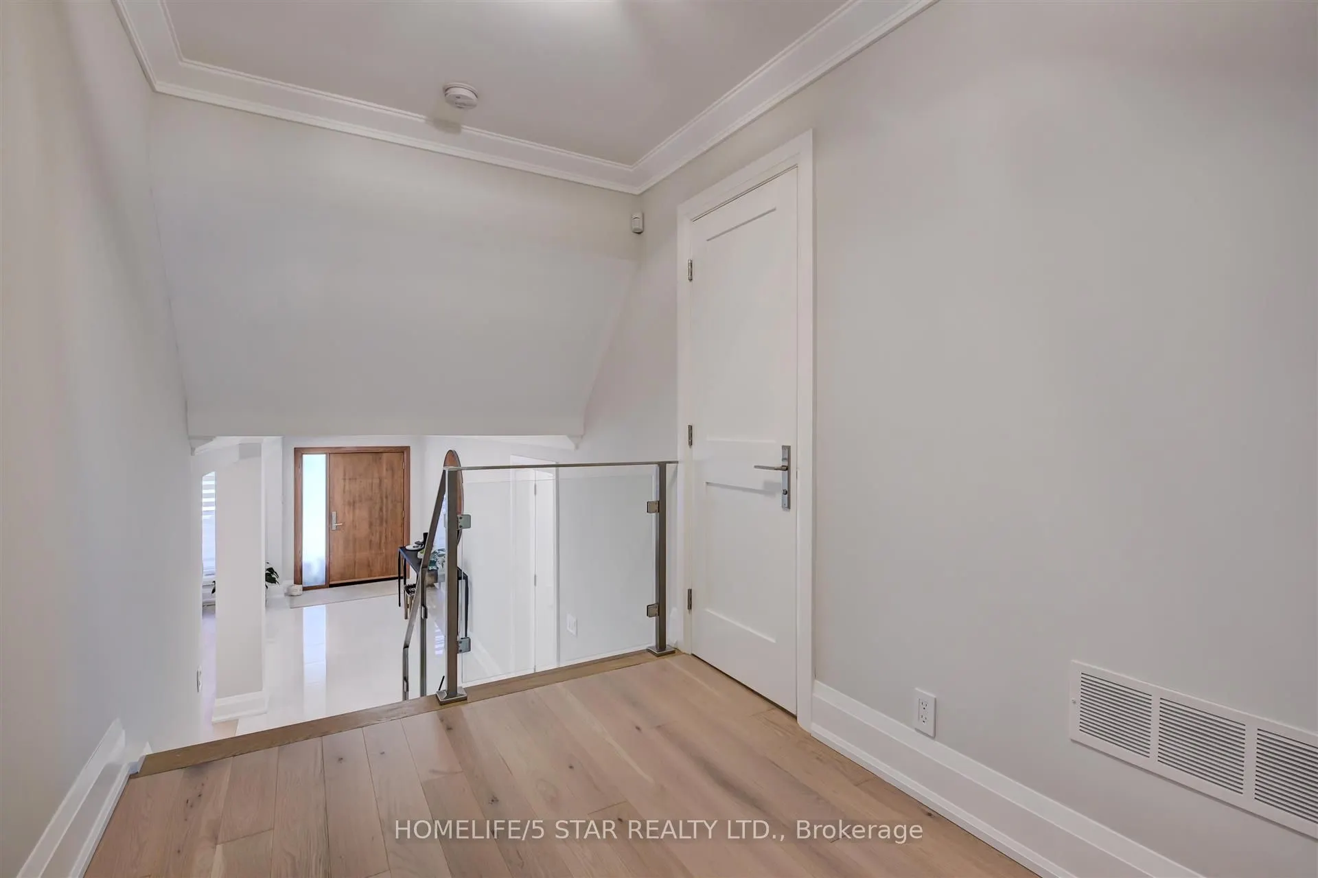 7 Kingsborough Crescent