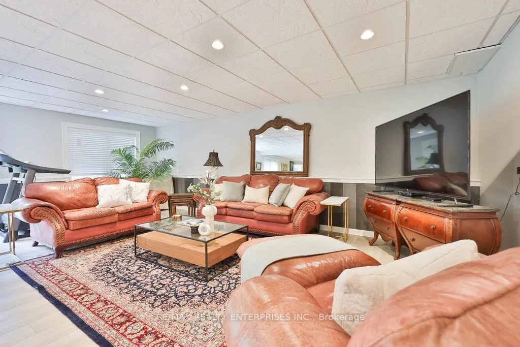 1520 Drymen Crescent