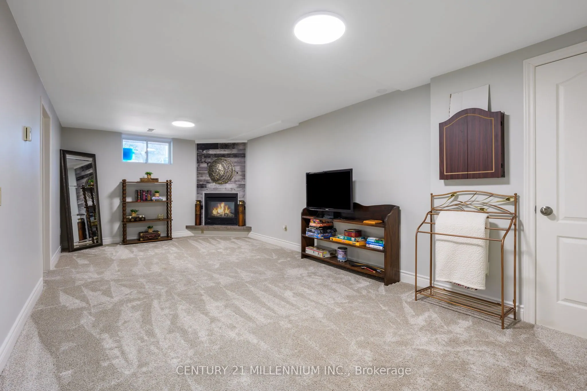 27 Hillside Drive