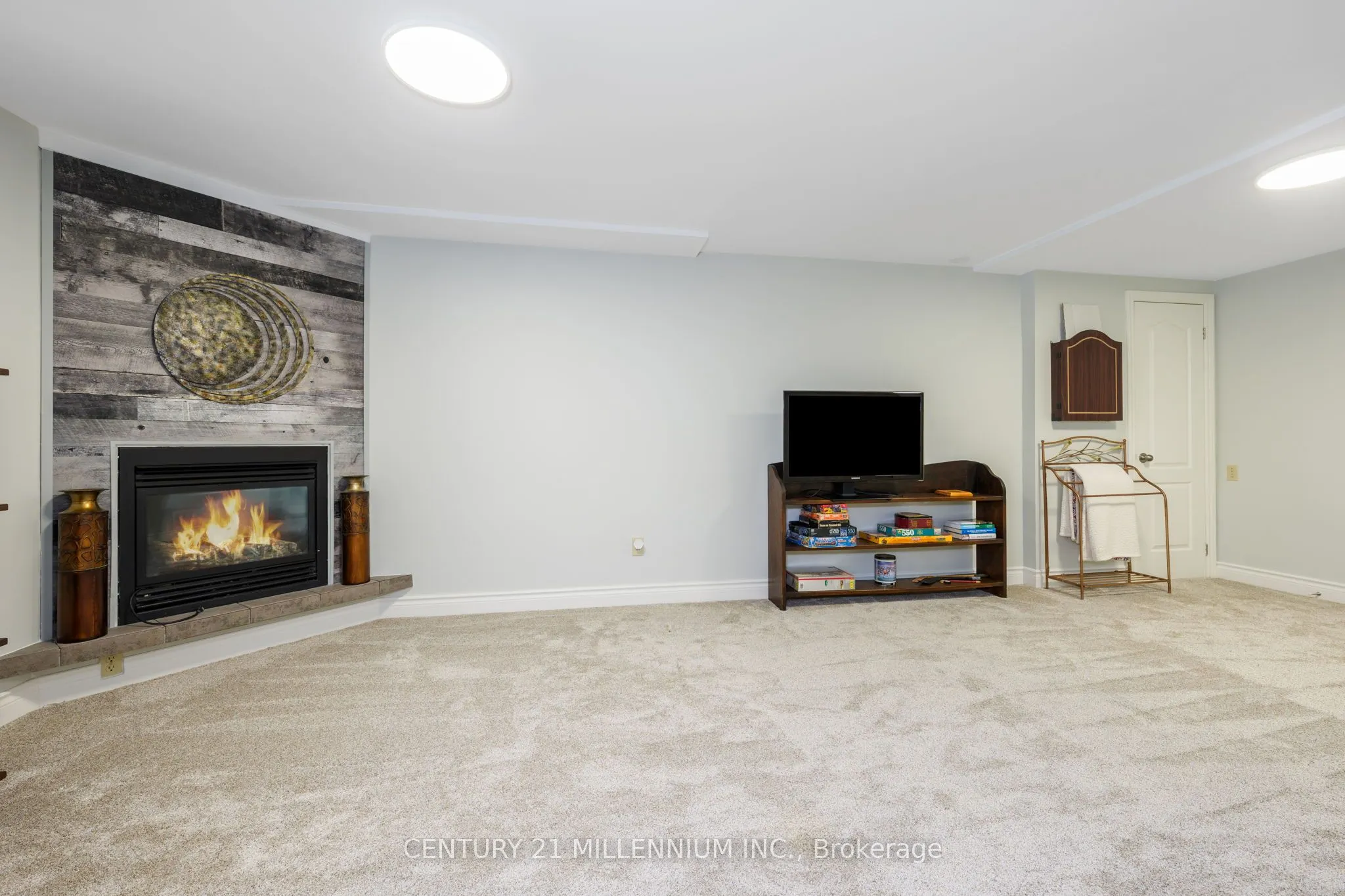 27 Hillside Drive