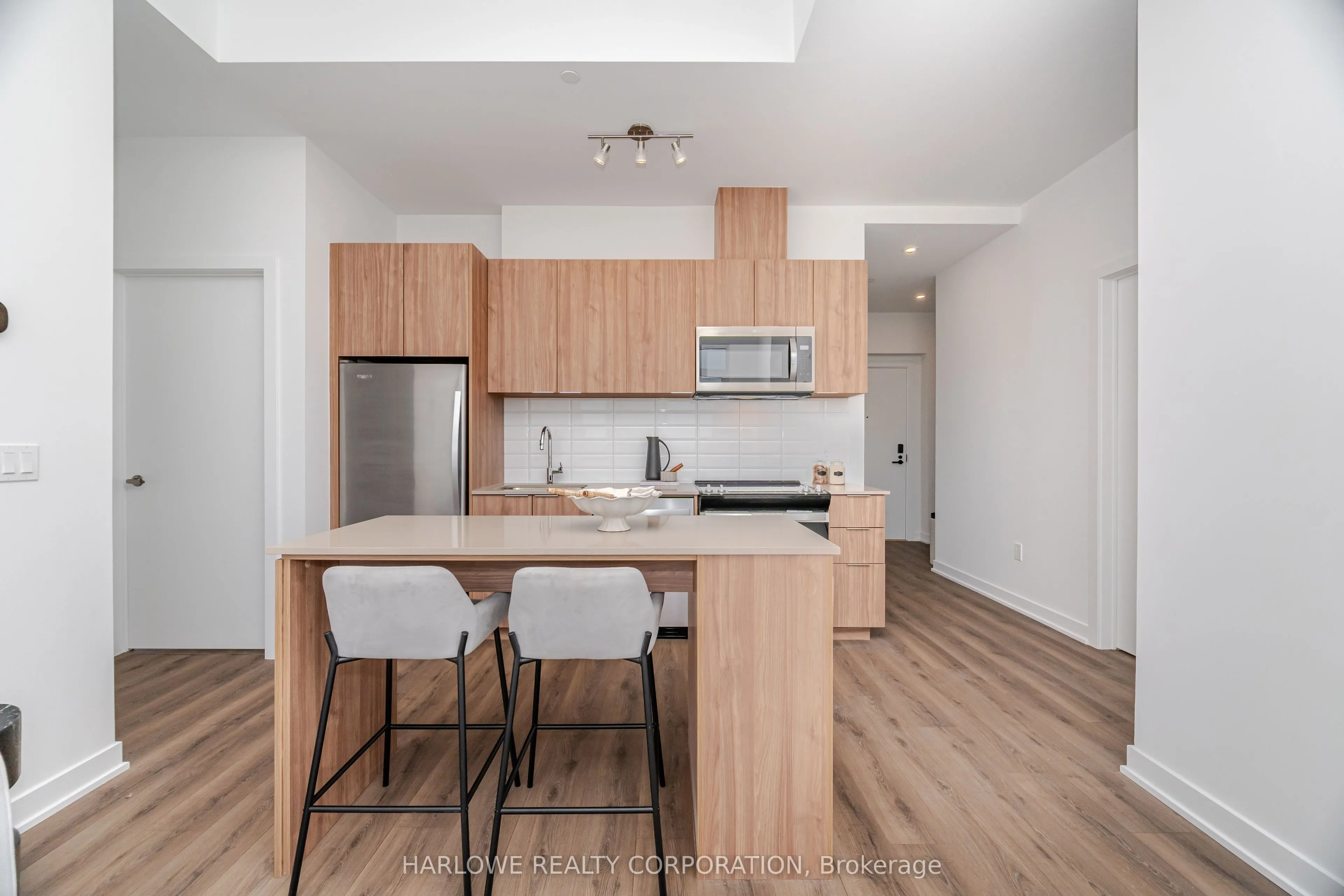 770 Whitlock Avenue, #806