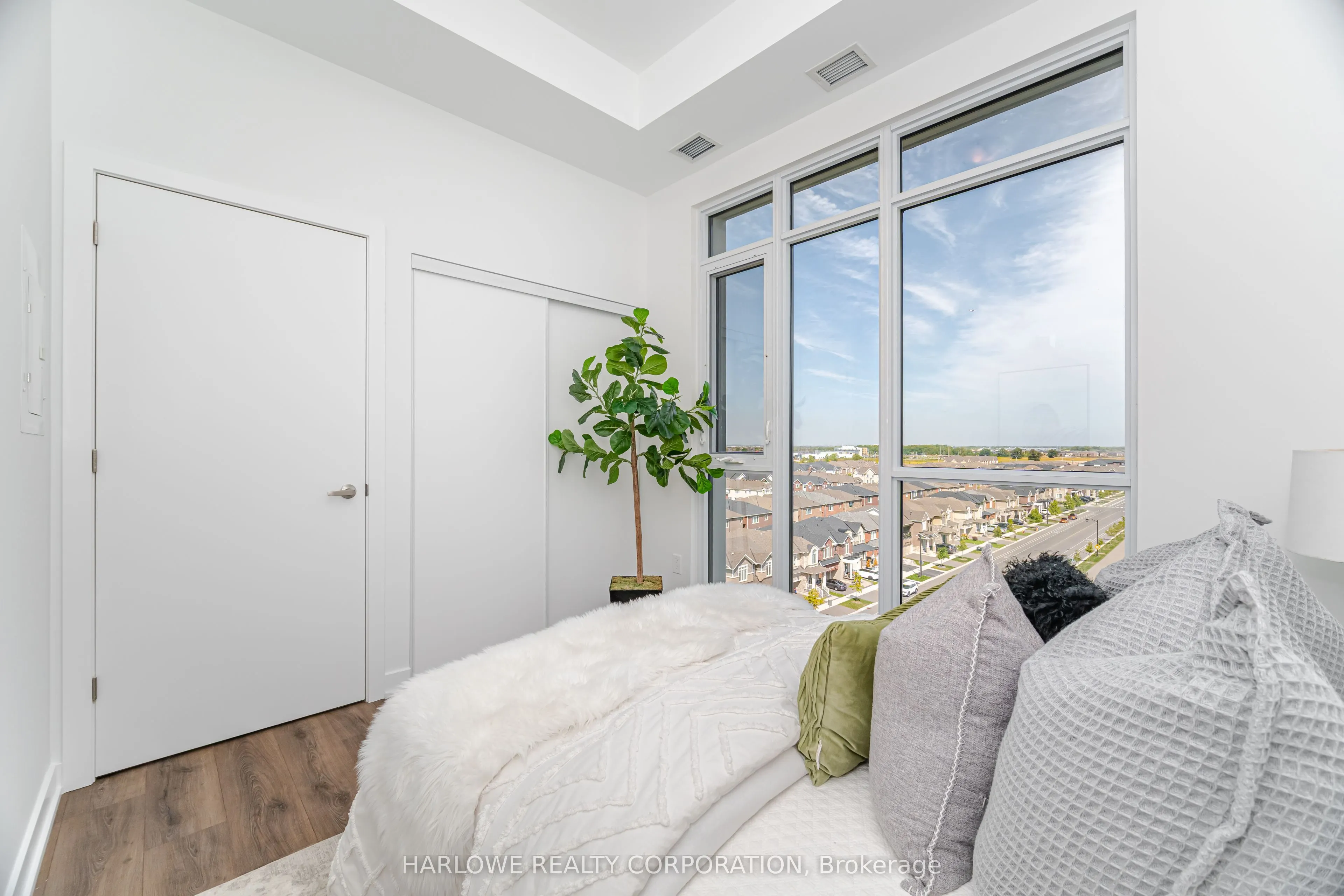 770 Whitlock Avenue, #806