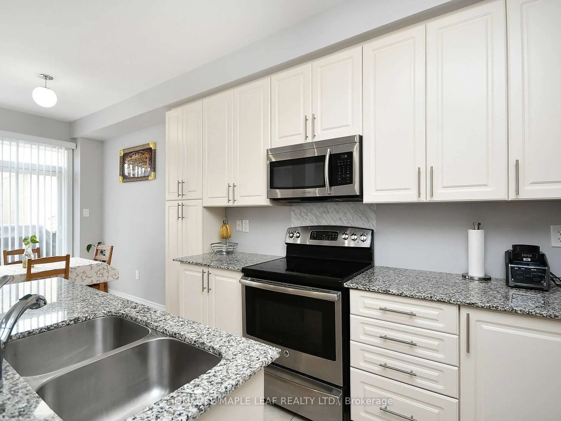 76 Rockman Crescent