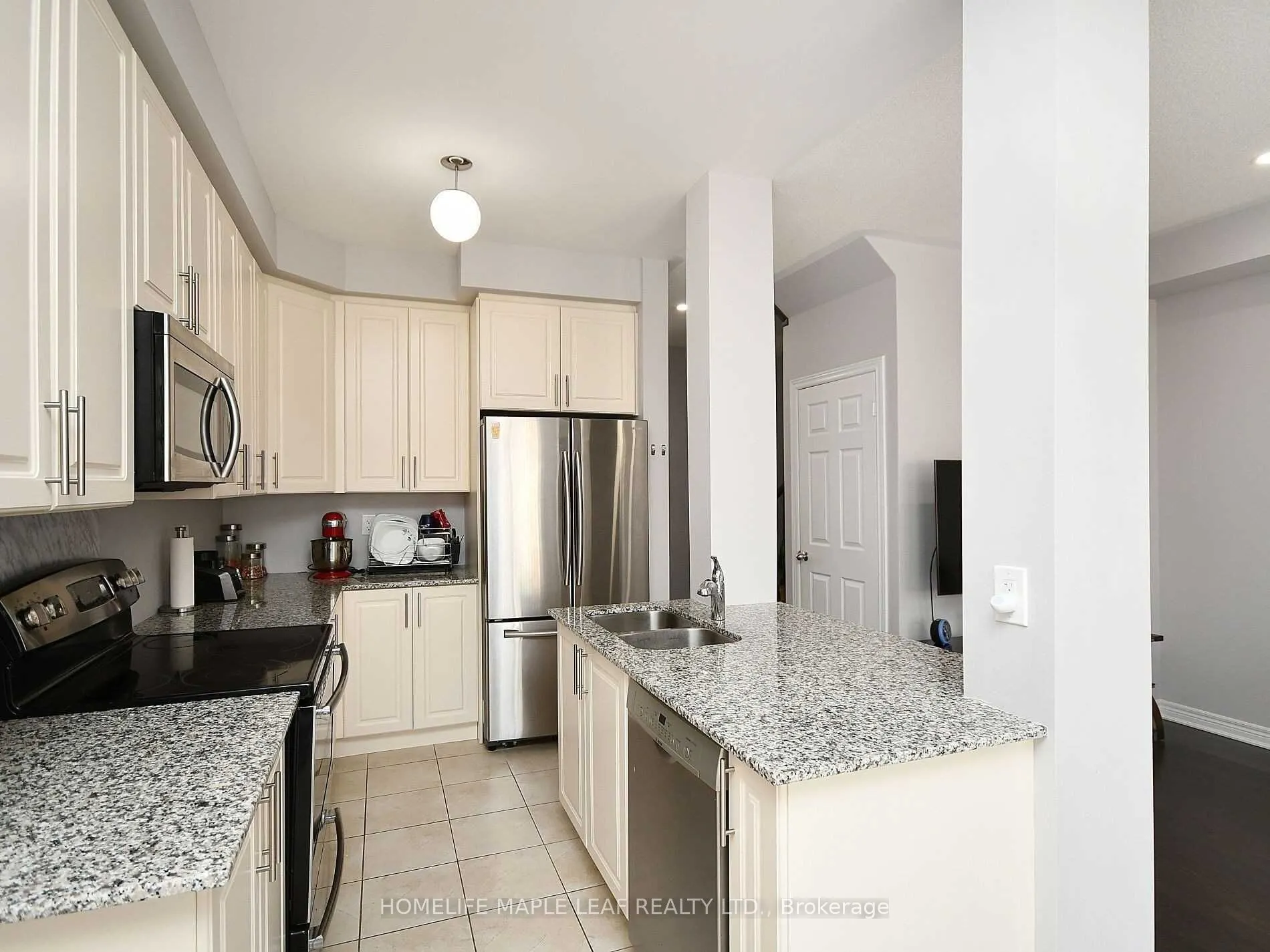 76 Rockman Crescent