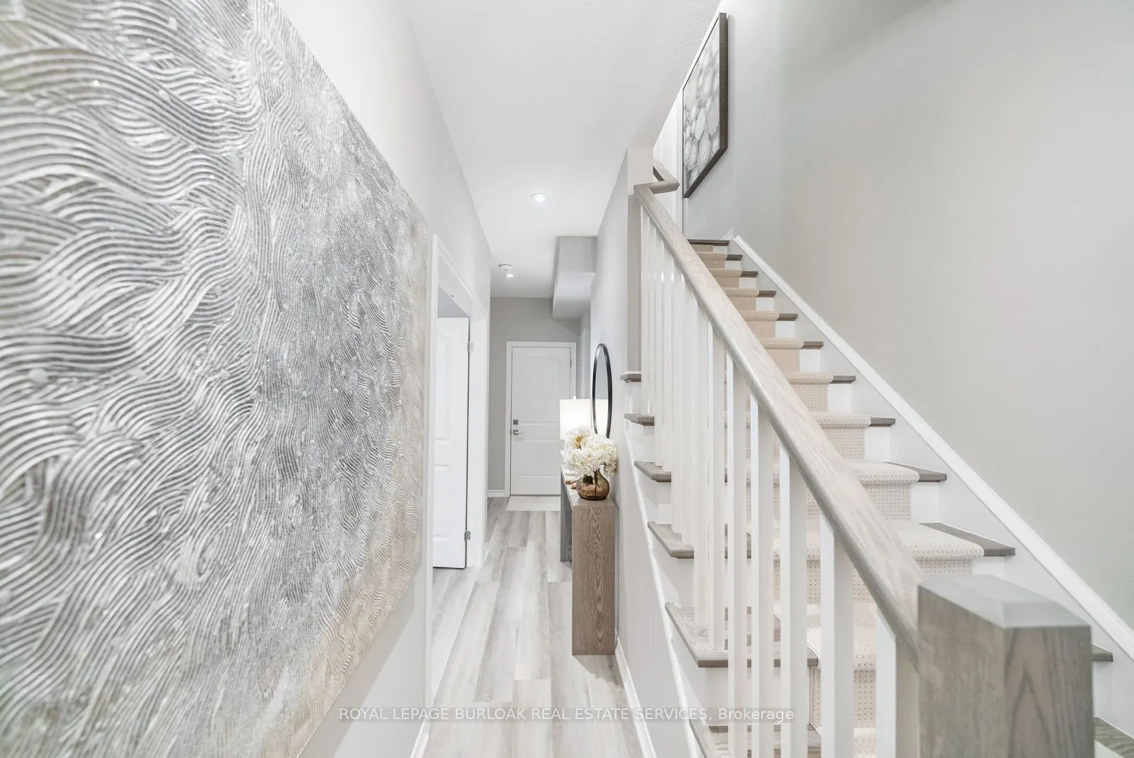 2362 New Street, #8