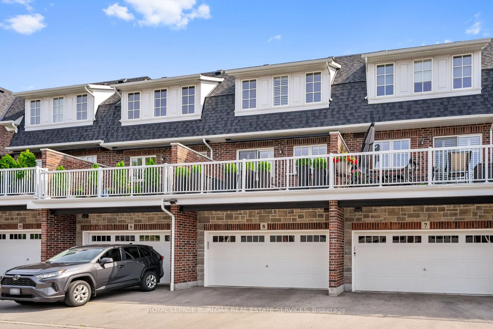 2362 New Street, #8