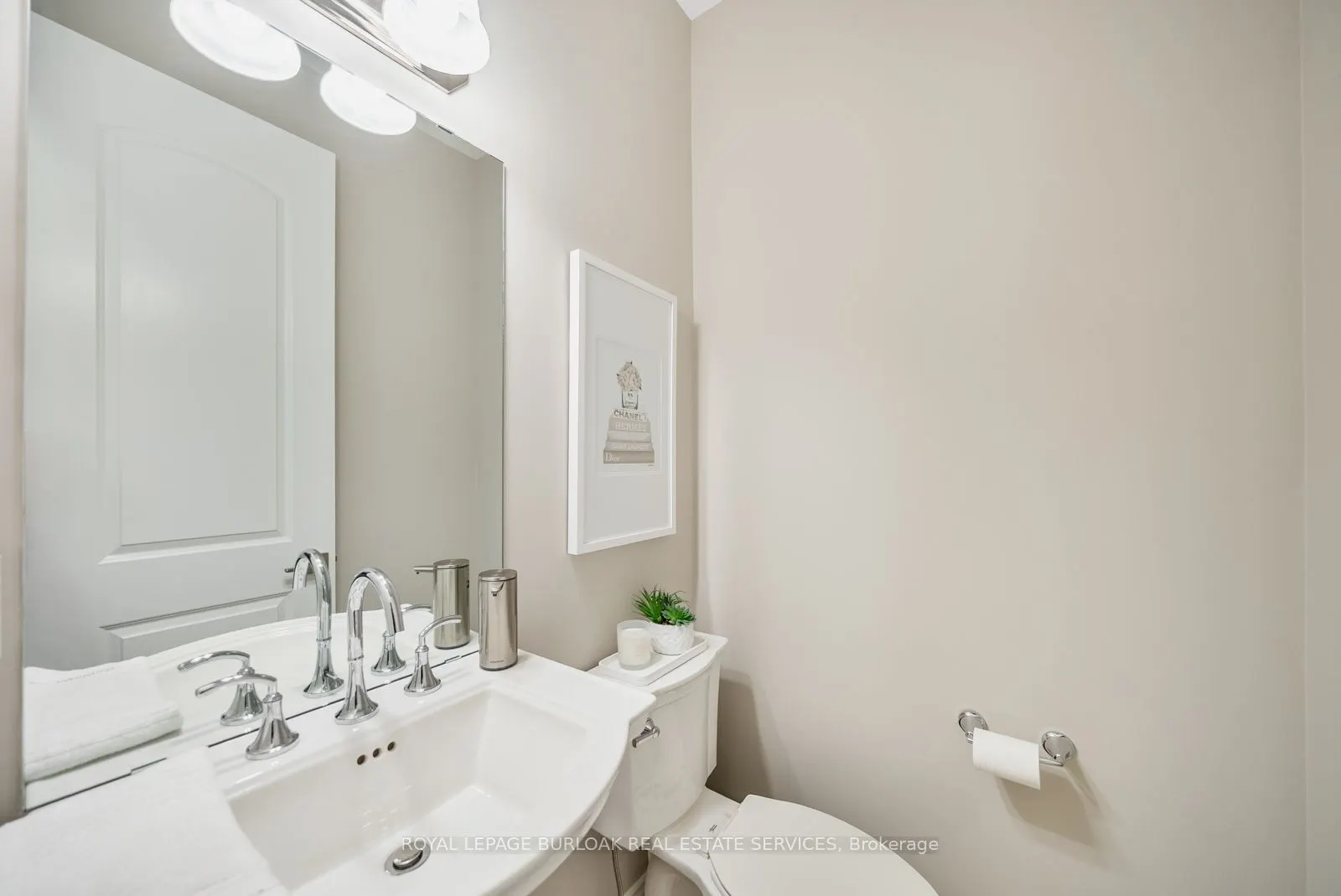 2362 New Street, #8