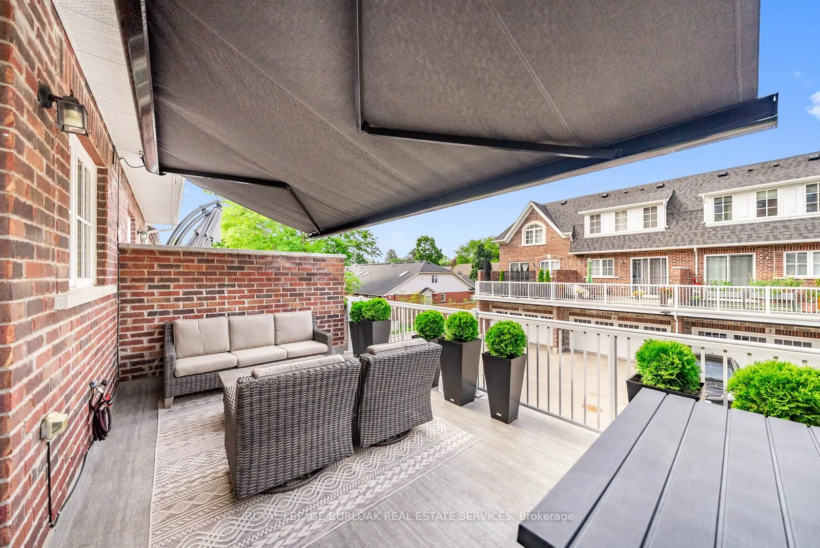 2362 New Street, #8